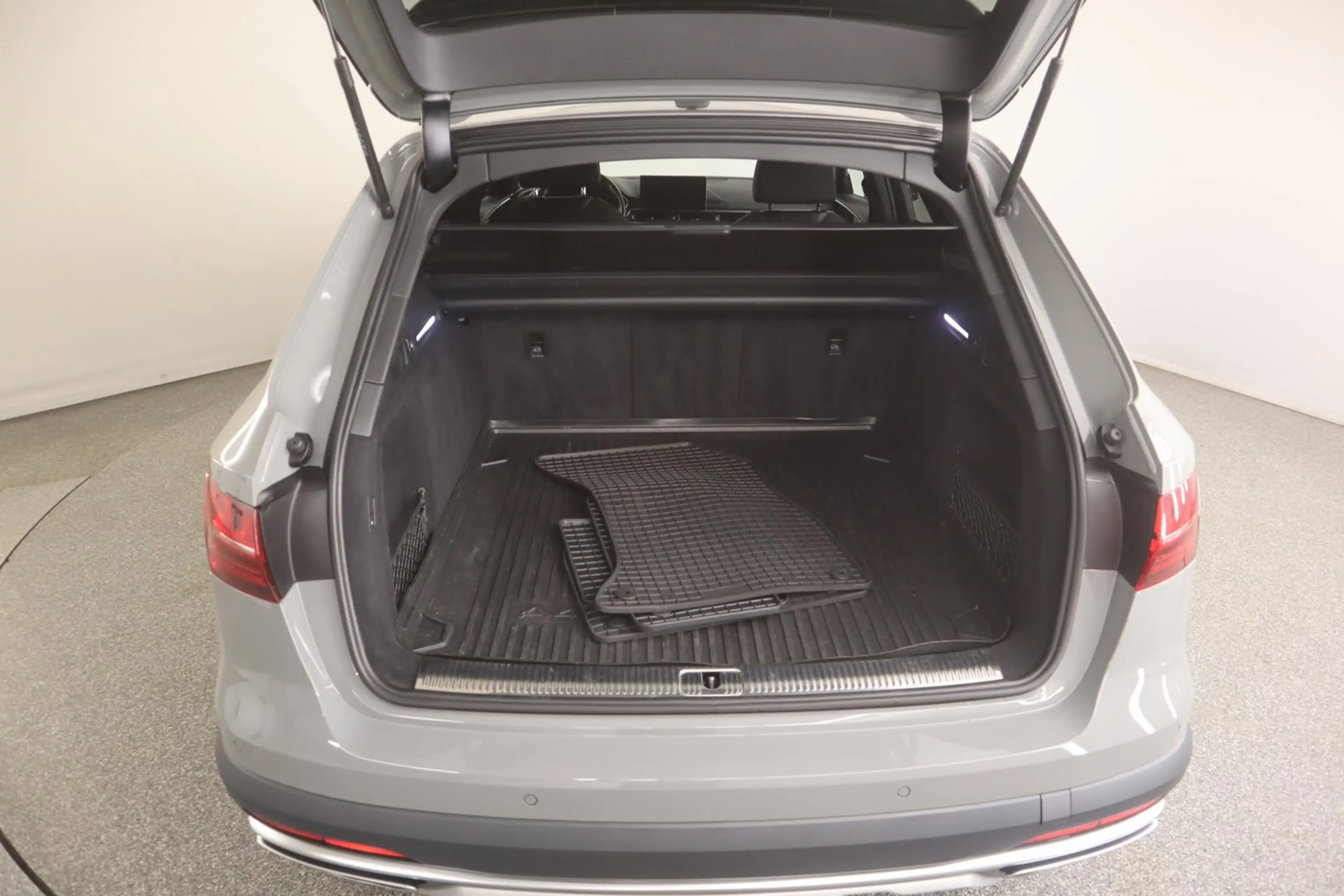 Audi A4 allroad 40 TDI quattro — photo 7