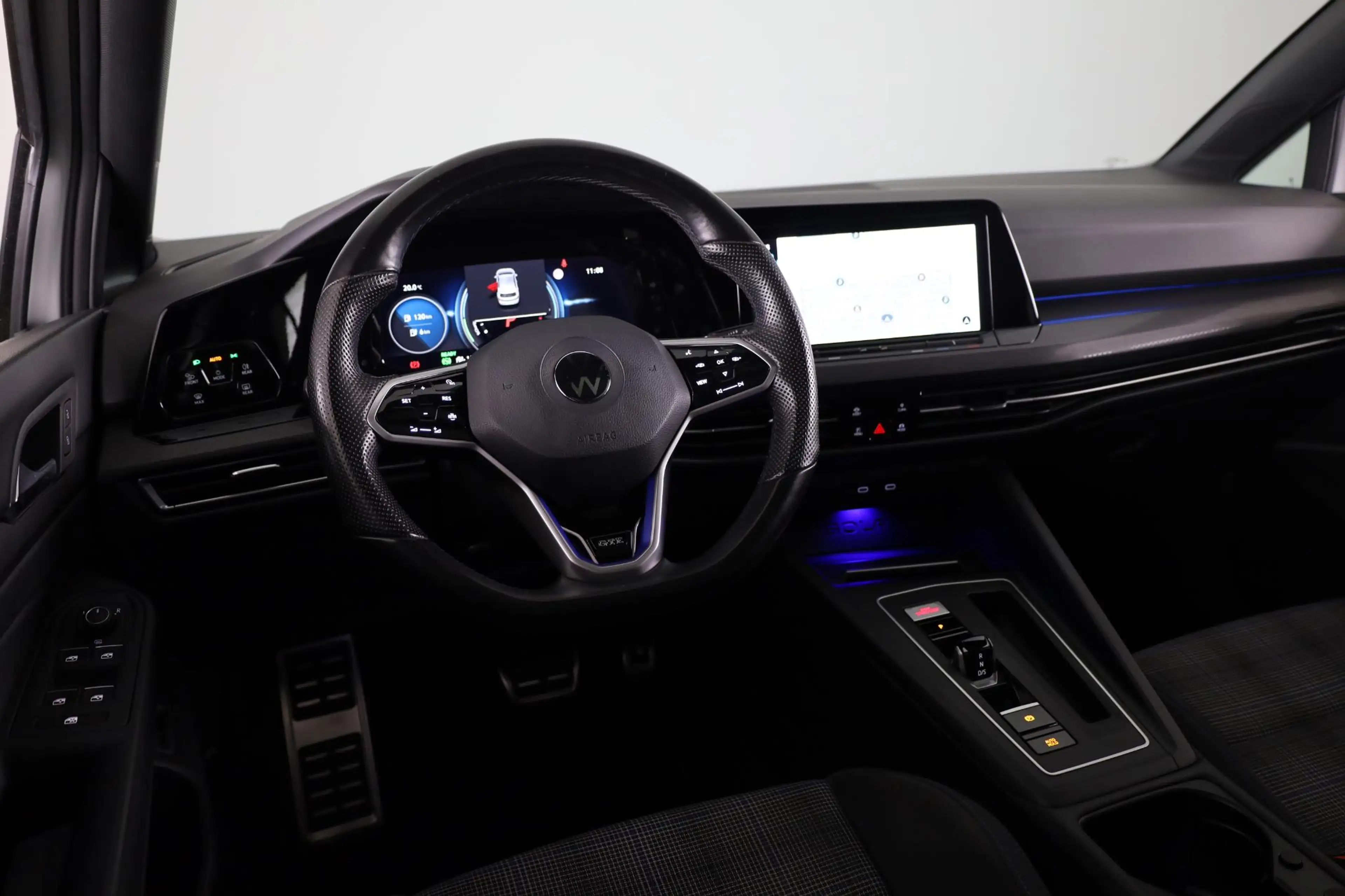 Volkswagen Golf GTE 1.4 eHybrid | SOH 97,7% | Panoramadak | Ambient li — photo 11
