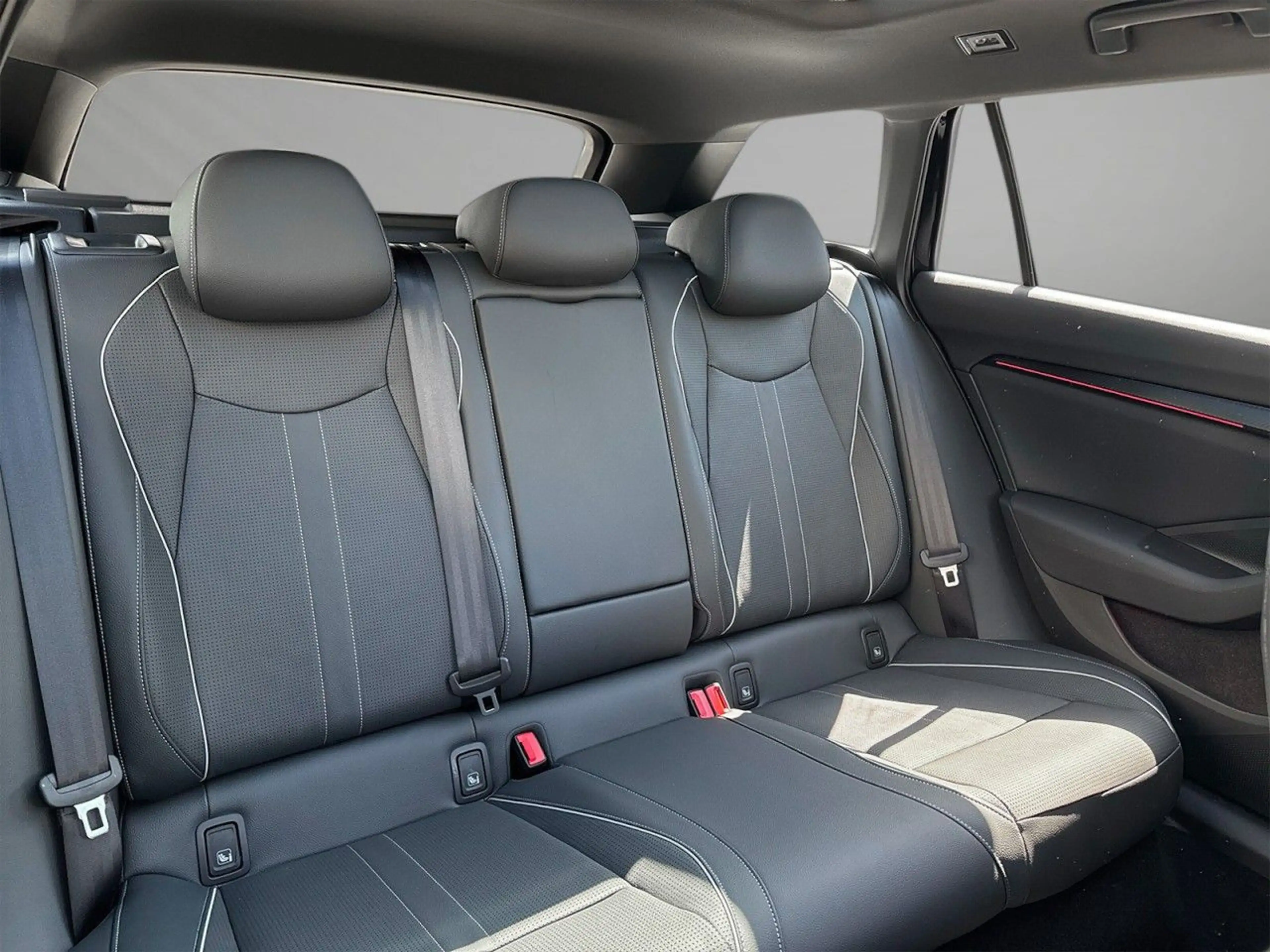 Skoda Superb 1.5 TSI iV Sportline 1.5 TSI iV 150 kW Sp — photo 8