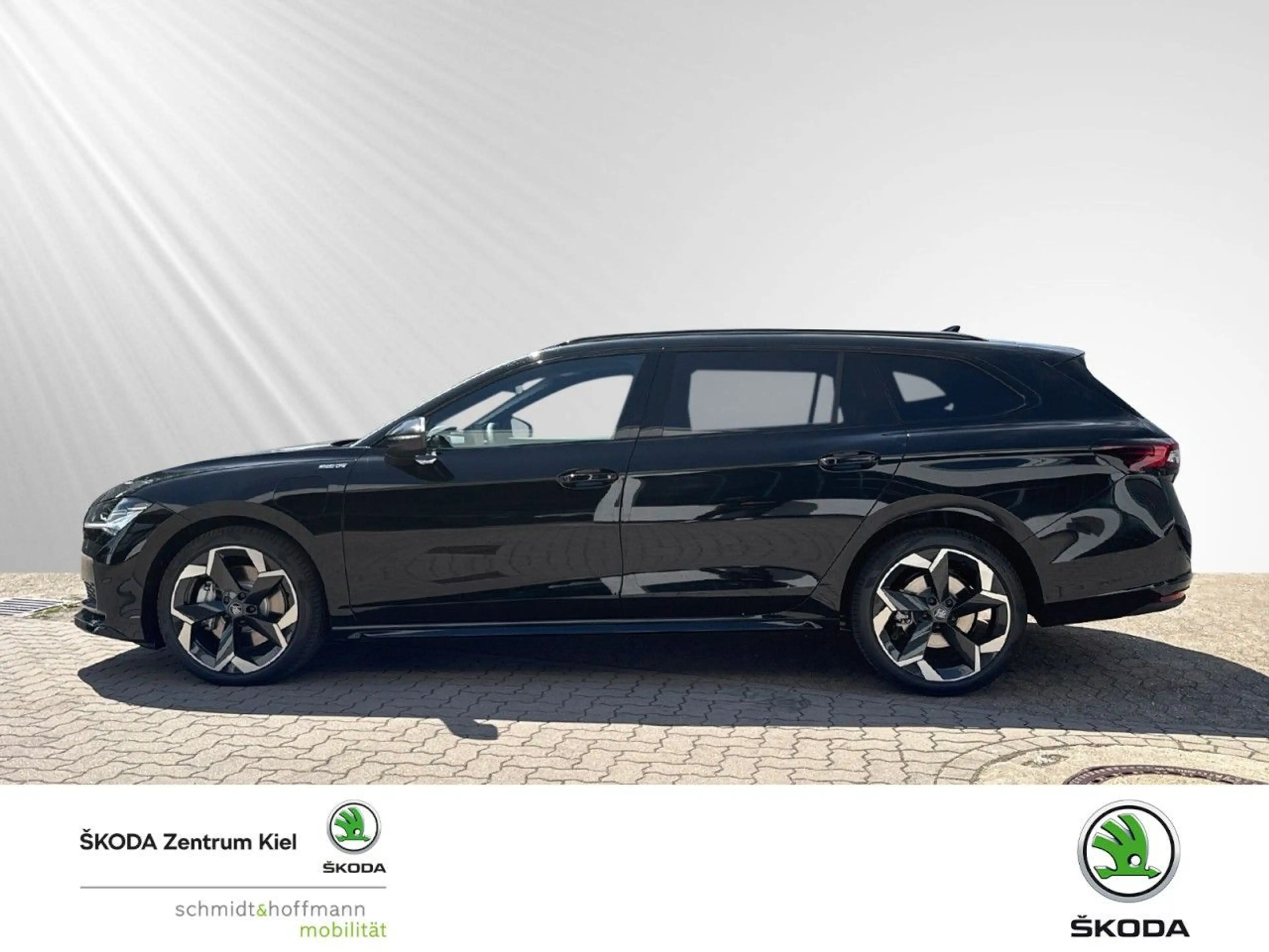 Skoda Superb 1.5 TSI iV Sportline 1.5 TSI iV 150 kW Sp — photo 3