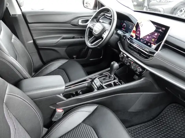 Jeep Compass view 4