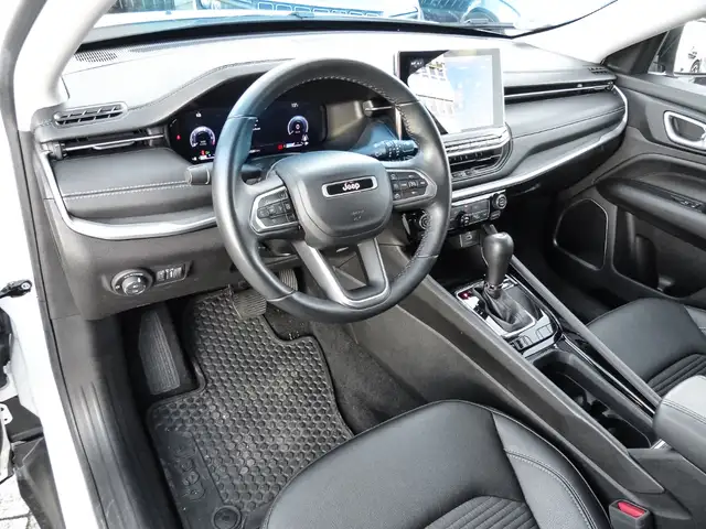 Jeep Compass view 5