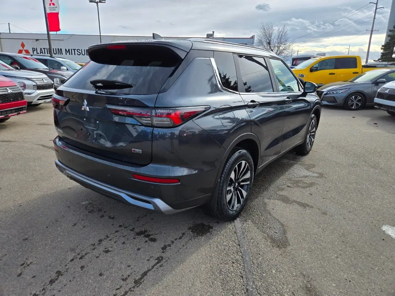Mitsubishi Outlander photo Mitsubishi Outlander