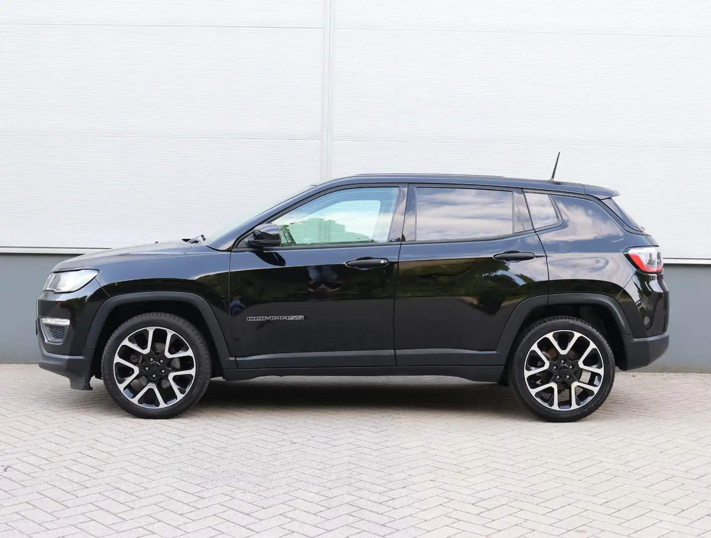 Jeep Compass 1.4 140pk Sport | Achteruitrijcamera | Navigatie | Zwart - 2