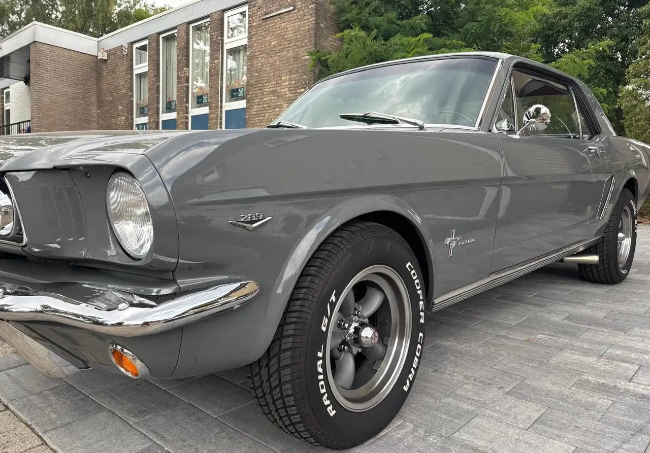 Ford Mustang Coupé, foto 9