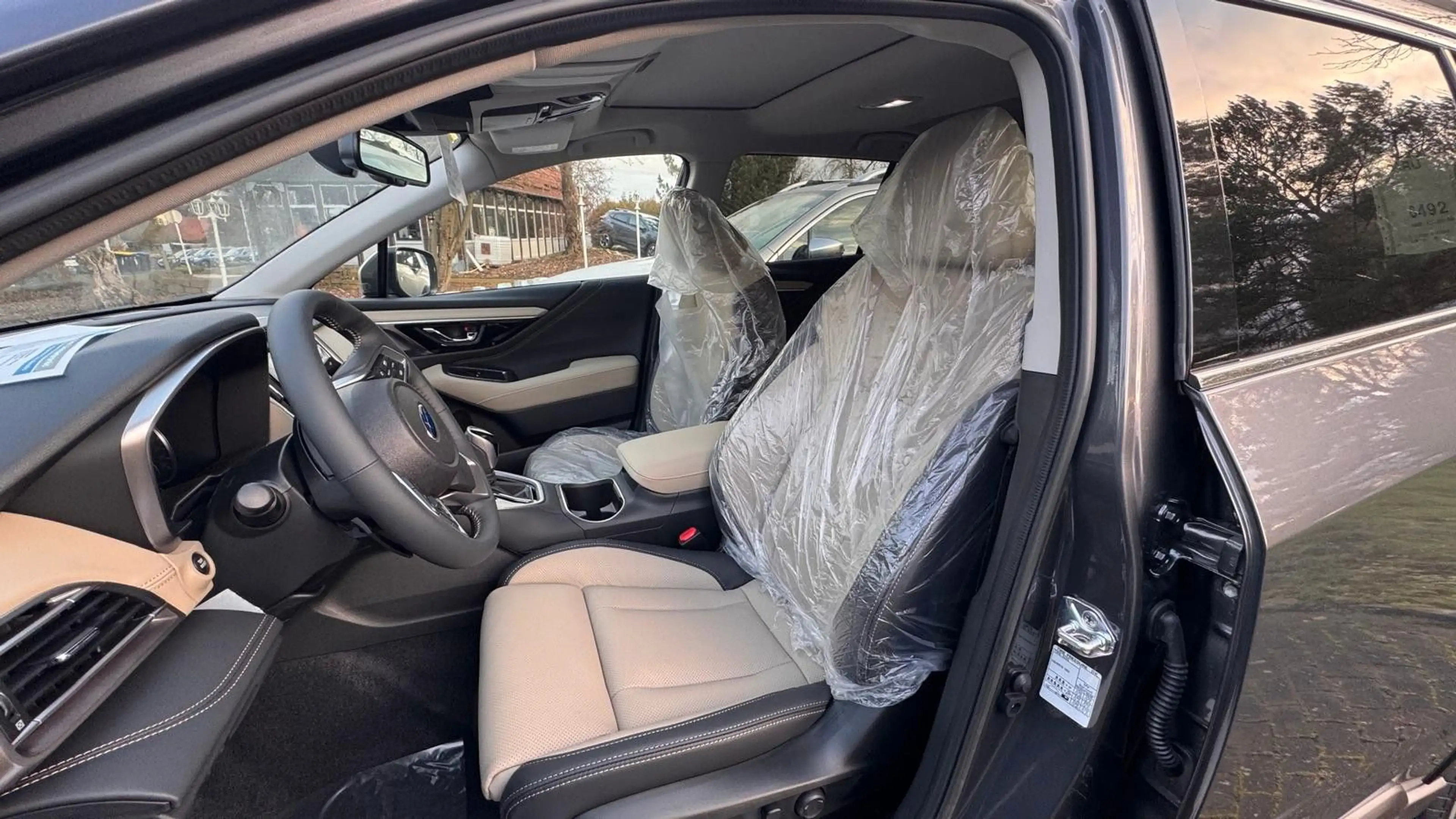 Subaru OUTBACK 2.5i Platinum Lineartronic*Leder Beige* — photo 7