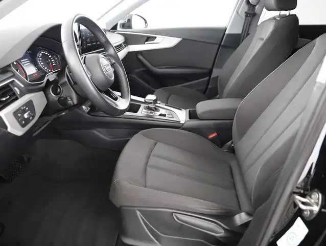 Audi A4 view 8