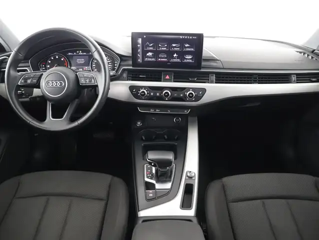 Audi A4 view 10