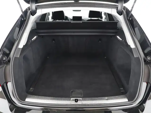 Audi A4 view 7