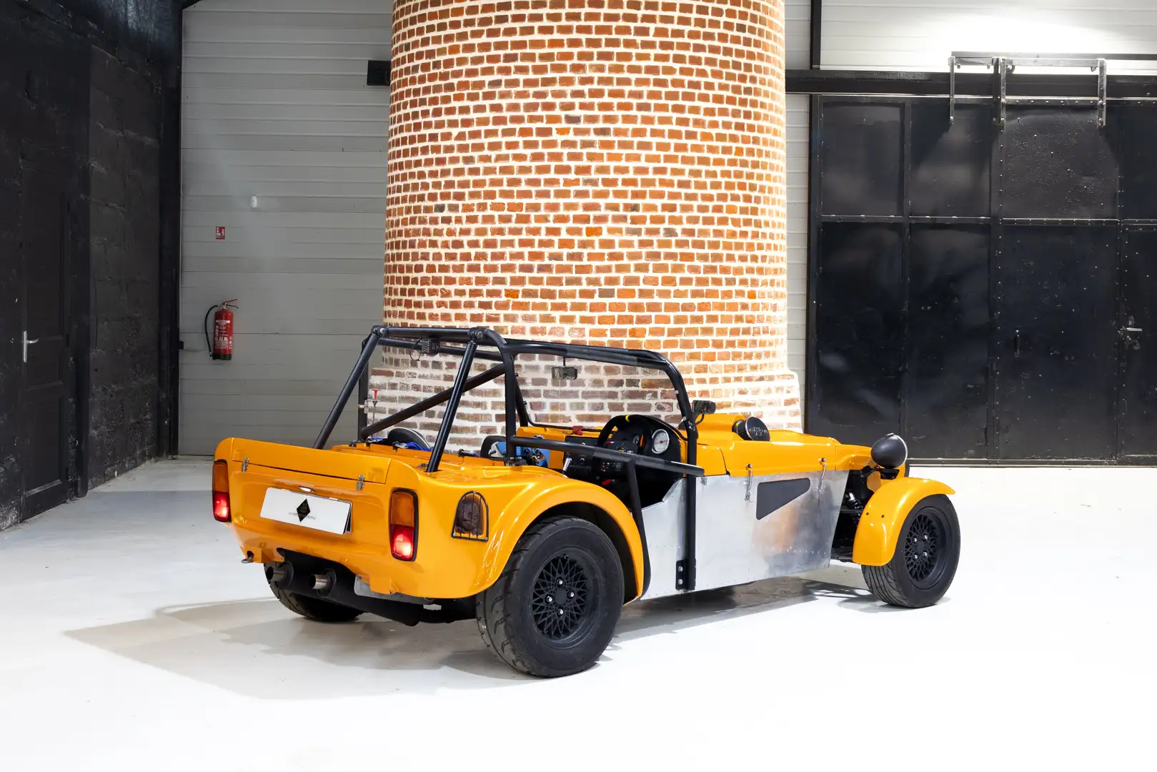 Dutton Phaeton Series 4 Orange - 2