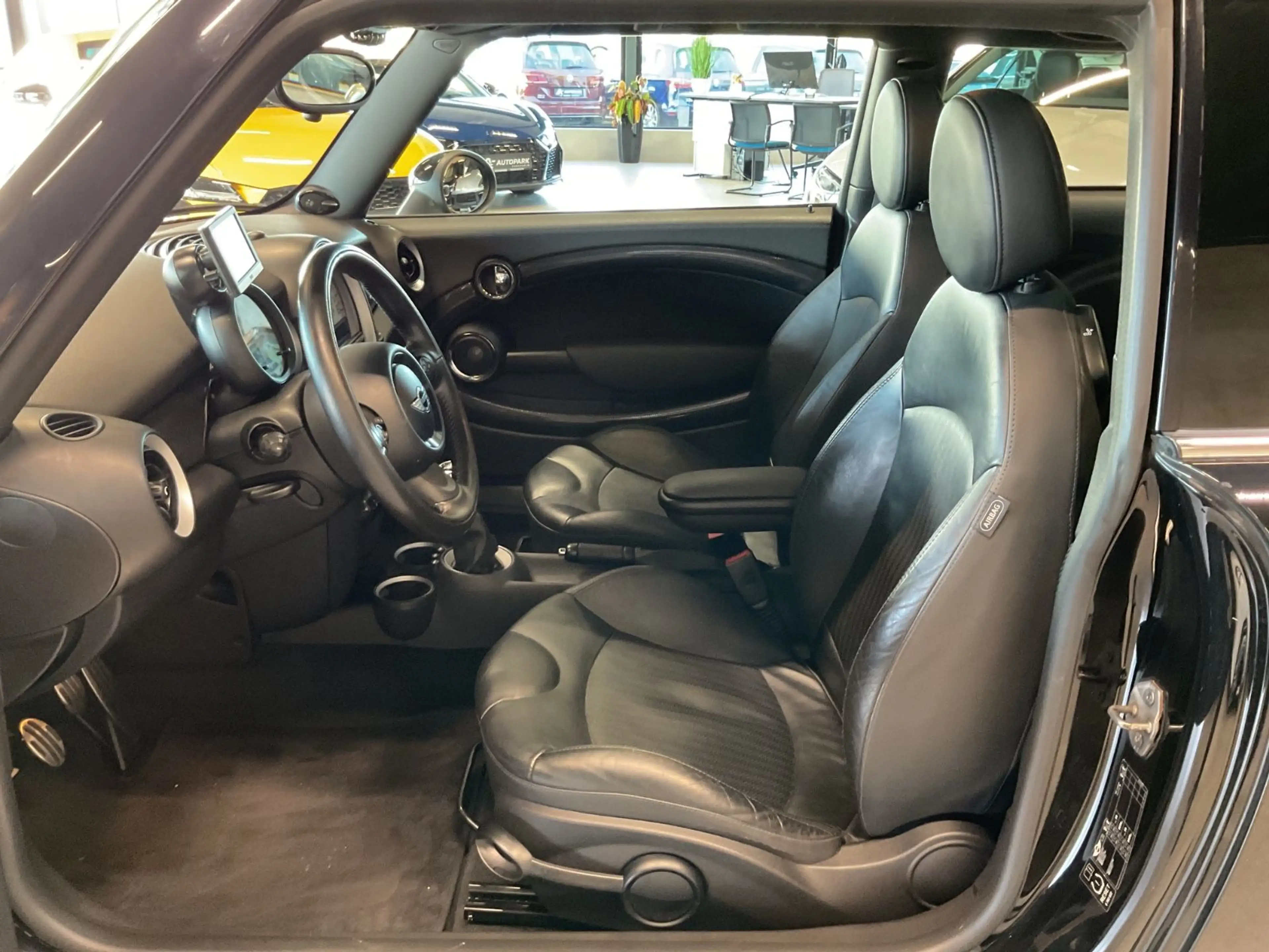 MINI Cooper S Chili H&K Leder Navi Pano Xenon — photo 7
