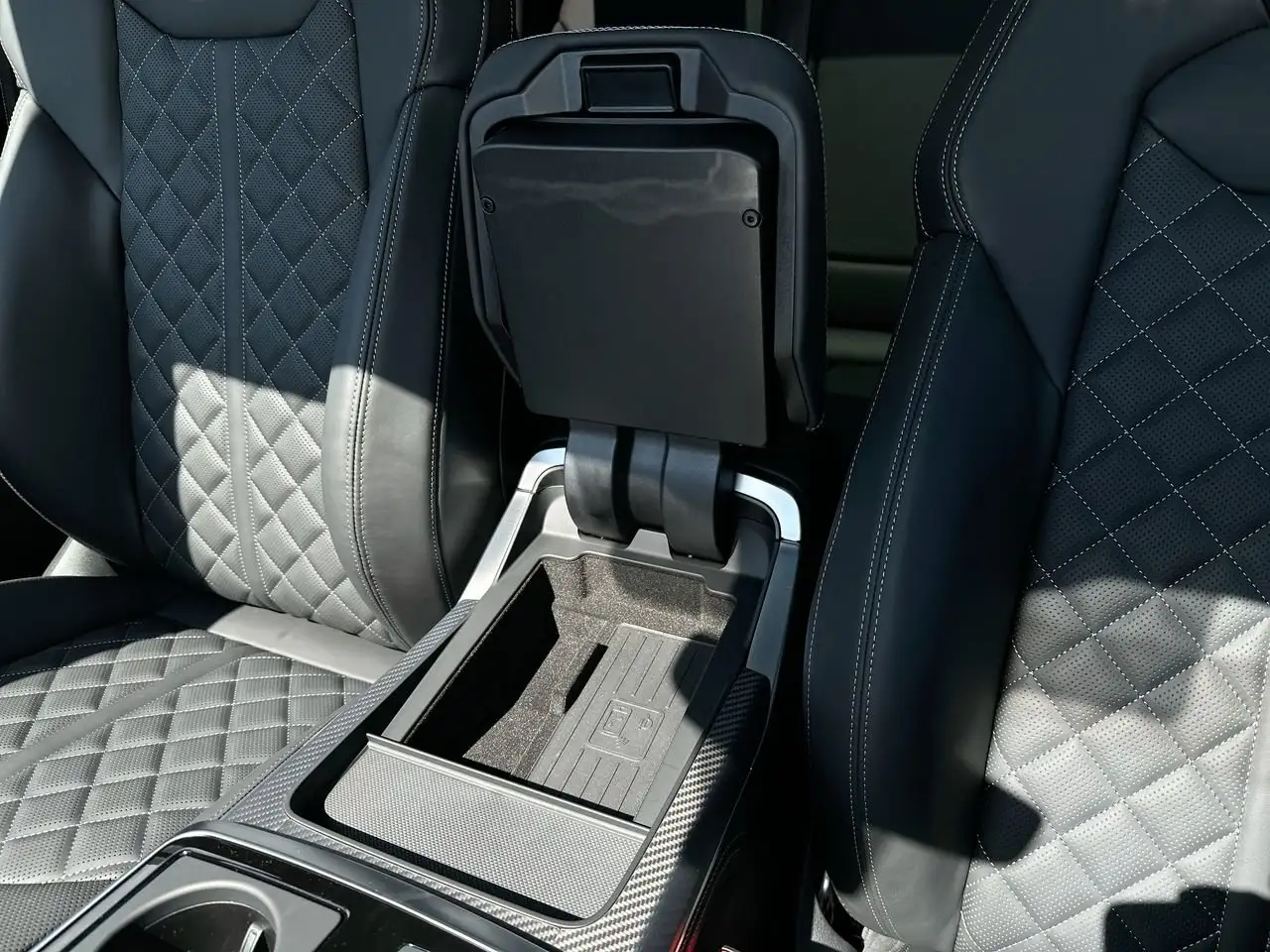 Audi SQ7 снимка Audi SQ7