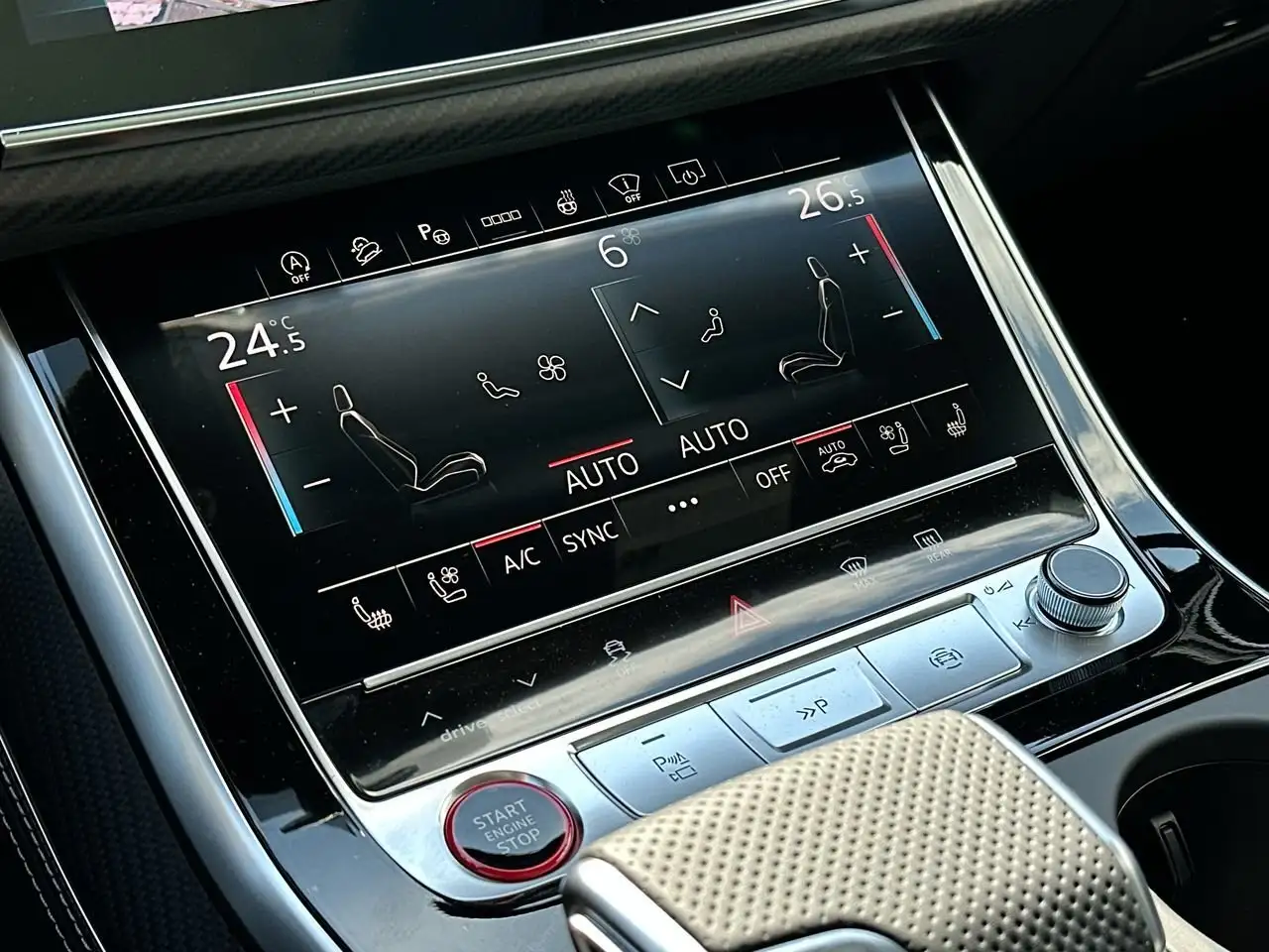 Audi SQ7 снимка Audi SQ7