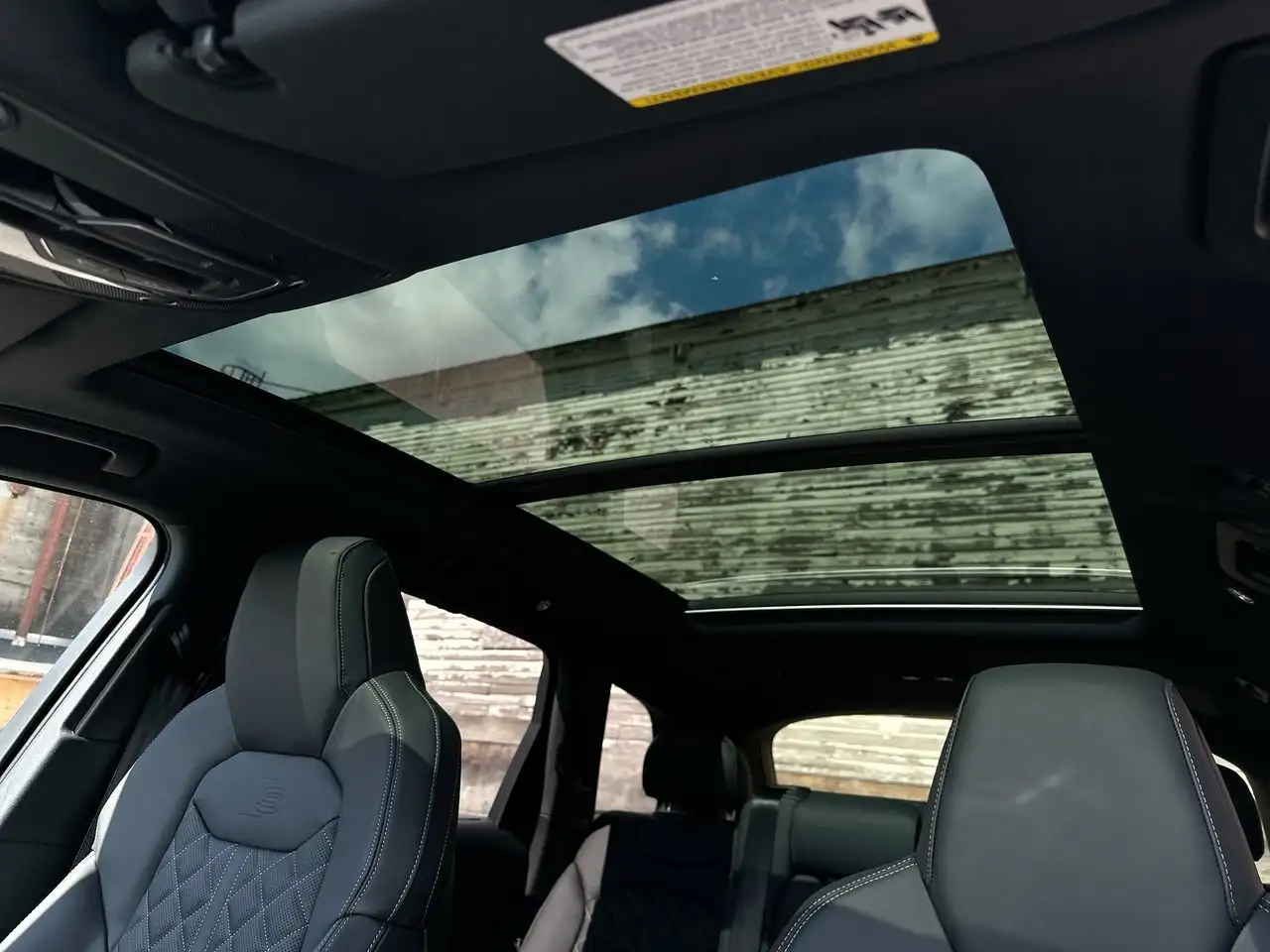 Audi SQ7 снимка Audi SQ7