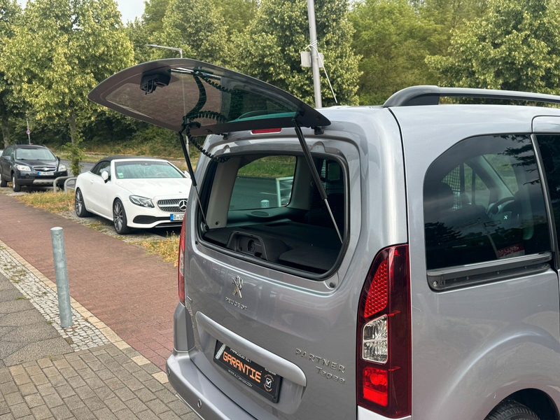 Peugeot Partner Tepee Allure 1.6HDi*Klima*Temp*AHK* — photo 6
