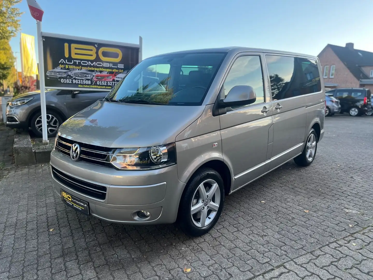 Volkswagen T5 Multivan Highline+Navi+SD+AHK+HU/AU NEU Beige - 1
