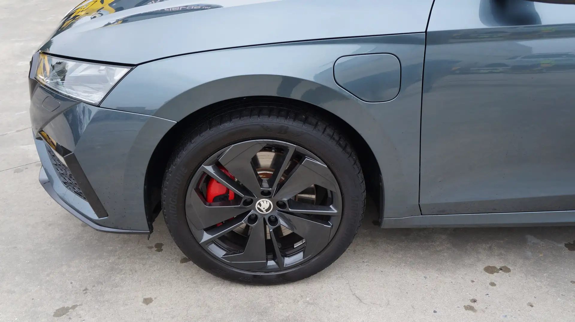 Skoda Octavia Combi 1.4 TSI iV DSG RS Plug in Hybride 12m Gar Grijs - 2