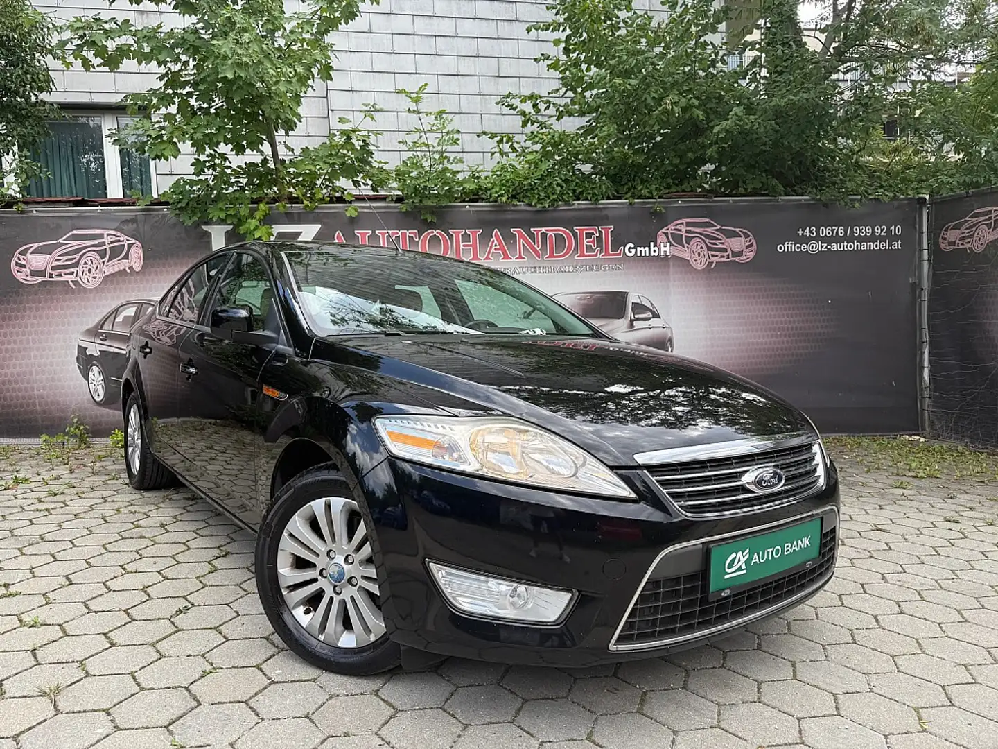Ford Mondeo Ghia 2,0 TDCi DPF Schwarz - 1