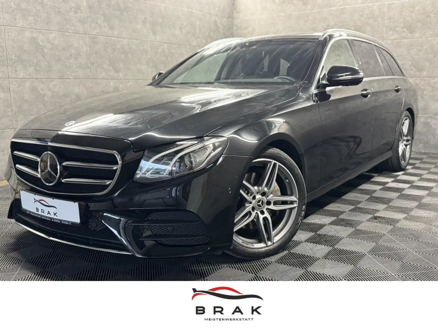 Mercedes-Benz E 220 d T-Modell Amg-Line*Led*Navi*Burmester*360 Noir - 1