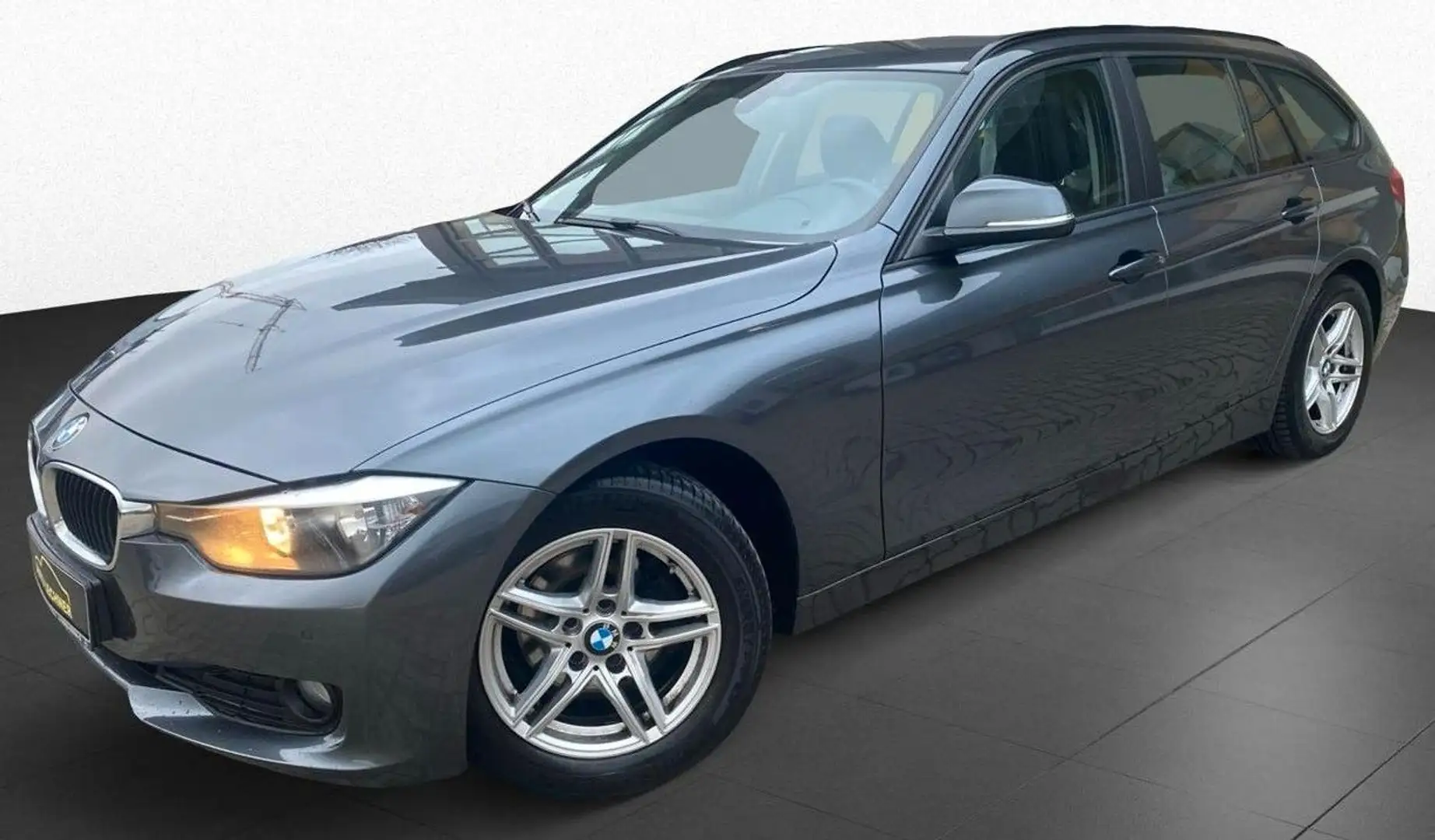 BMW 318 d Touring*AHK*NAV*SHZ*ELEK.HECKKLAPPE* Grau - 1