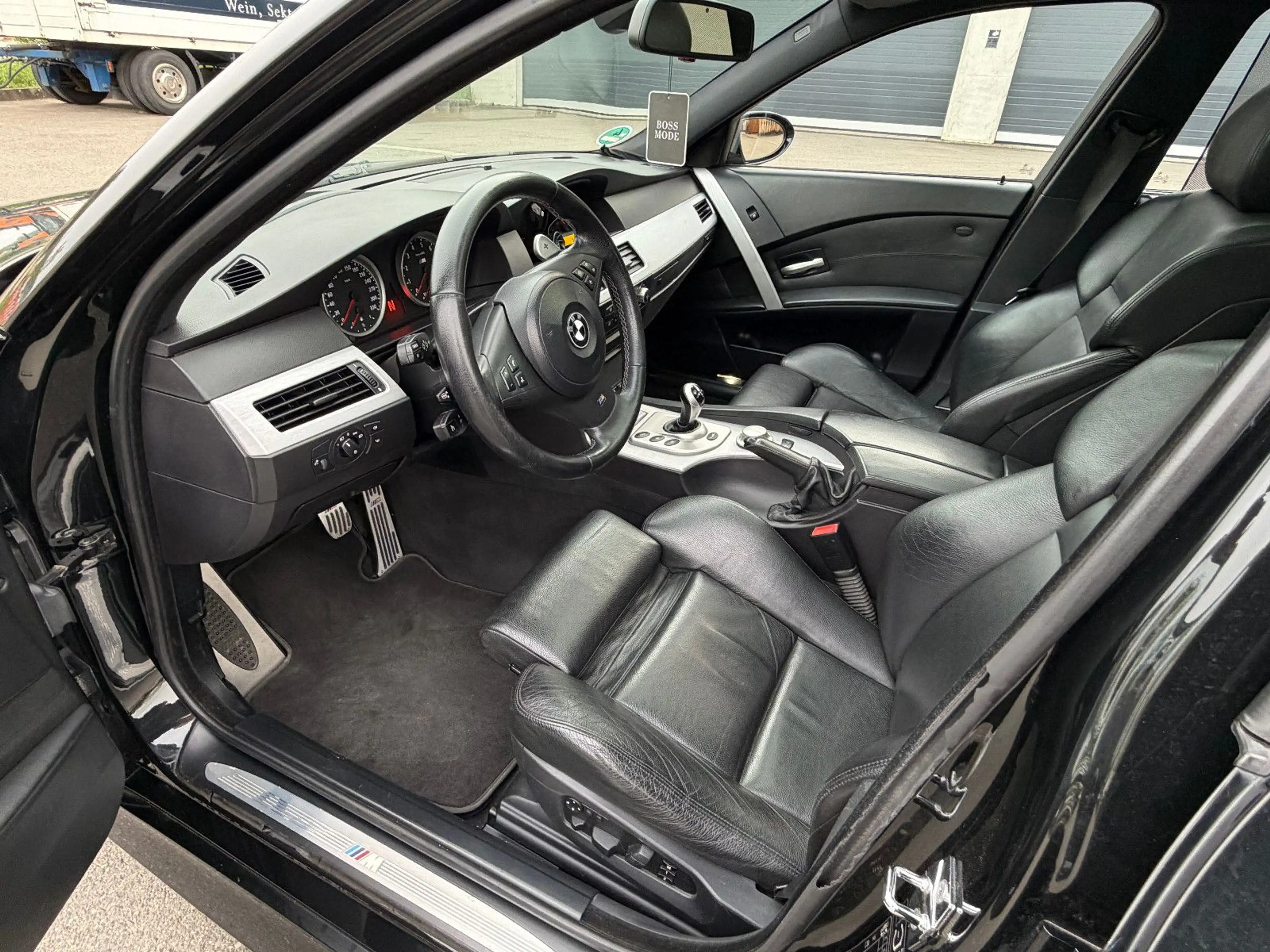 BMW M5 Limousine*Gepflegter-Zustand*Scheckheft* — photo 13