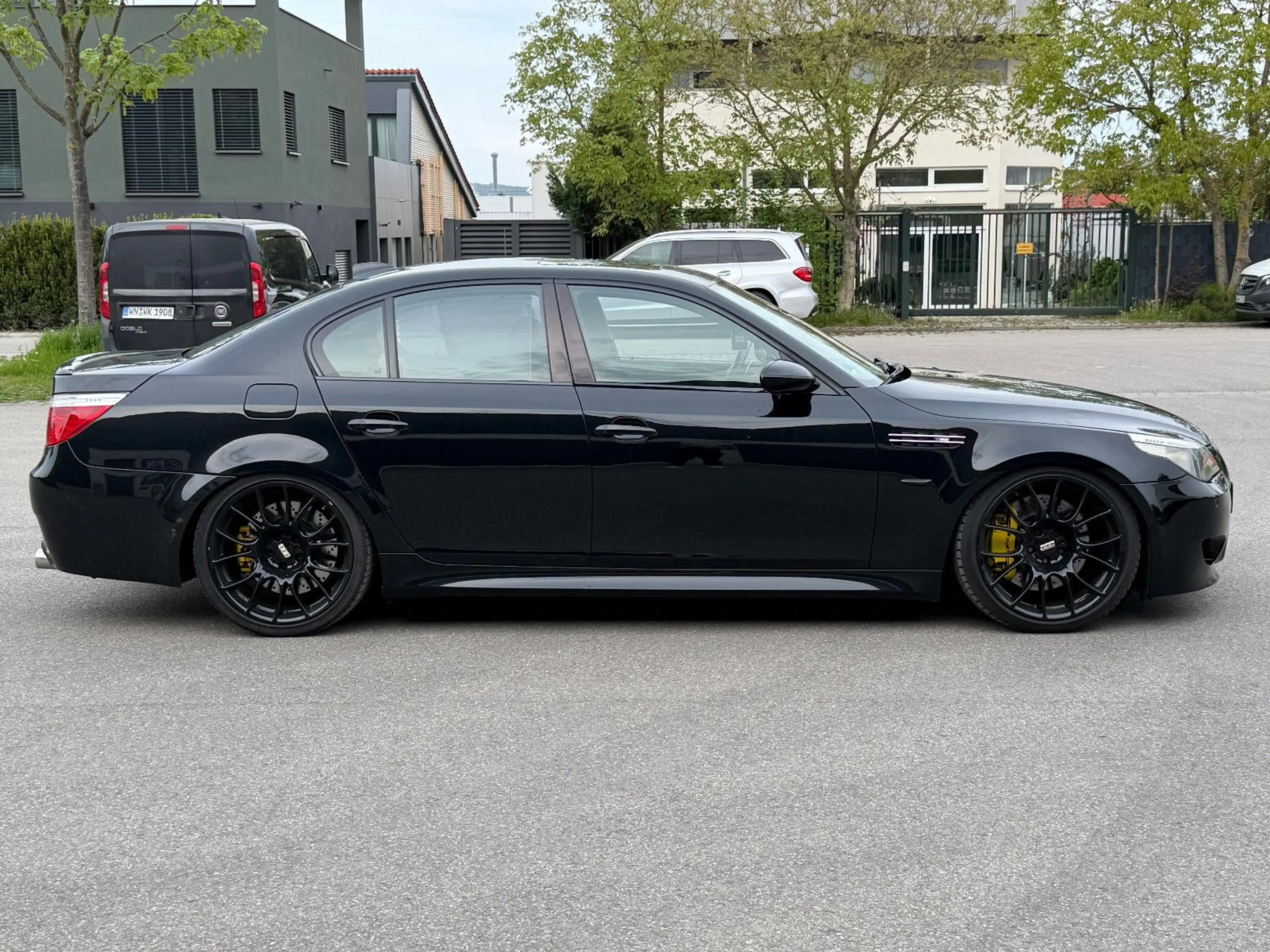 BMW M5 Limousine*Gepflegter-Zustand*Scheckheft* — photo 5