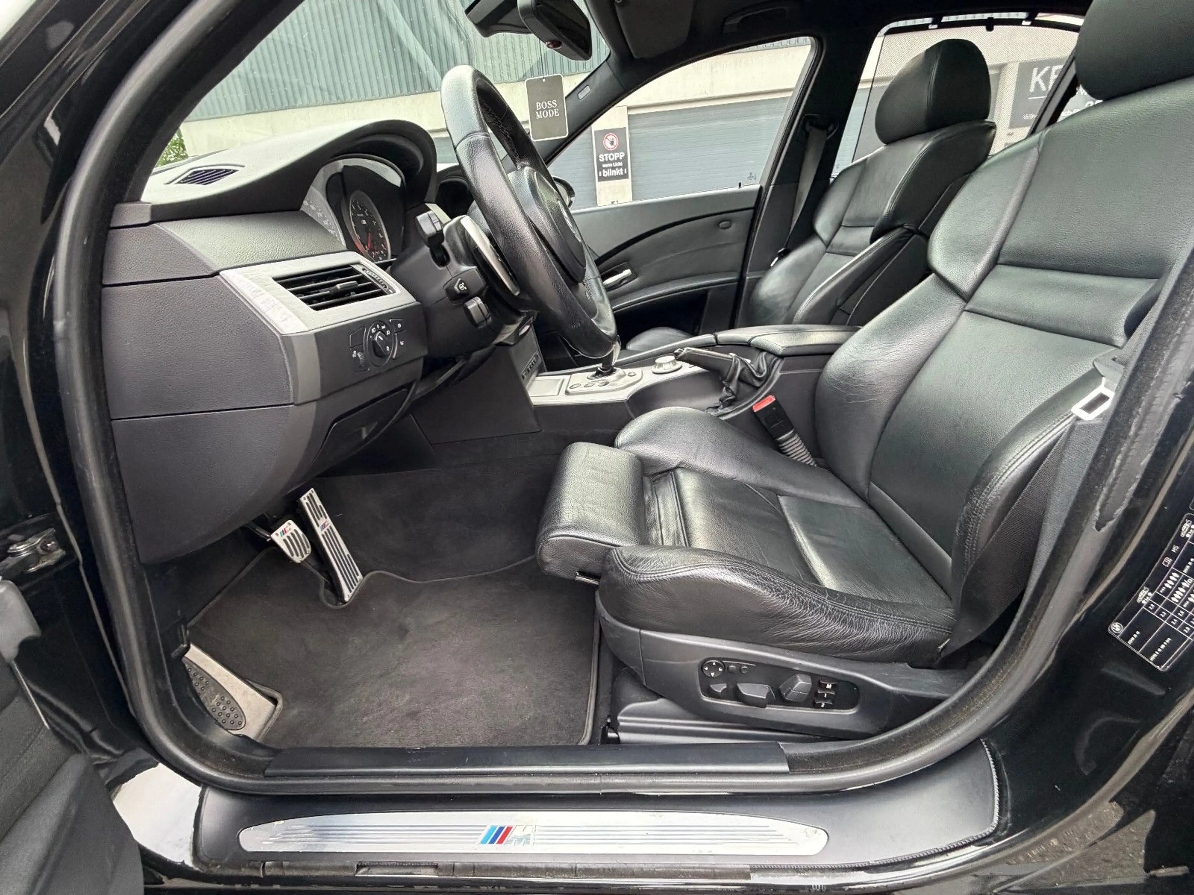 BMW M5 Limousine*Gepflegter-Zustand*Scheckheft* — photo 12