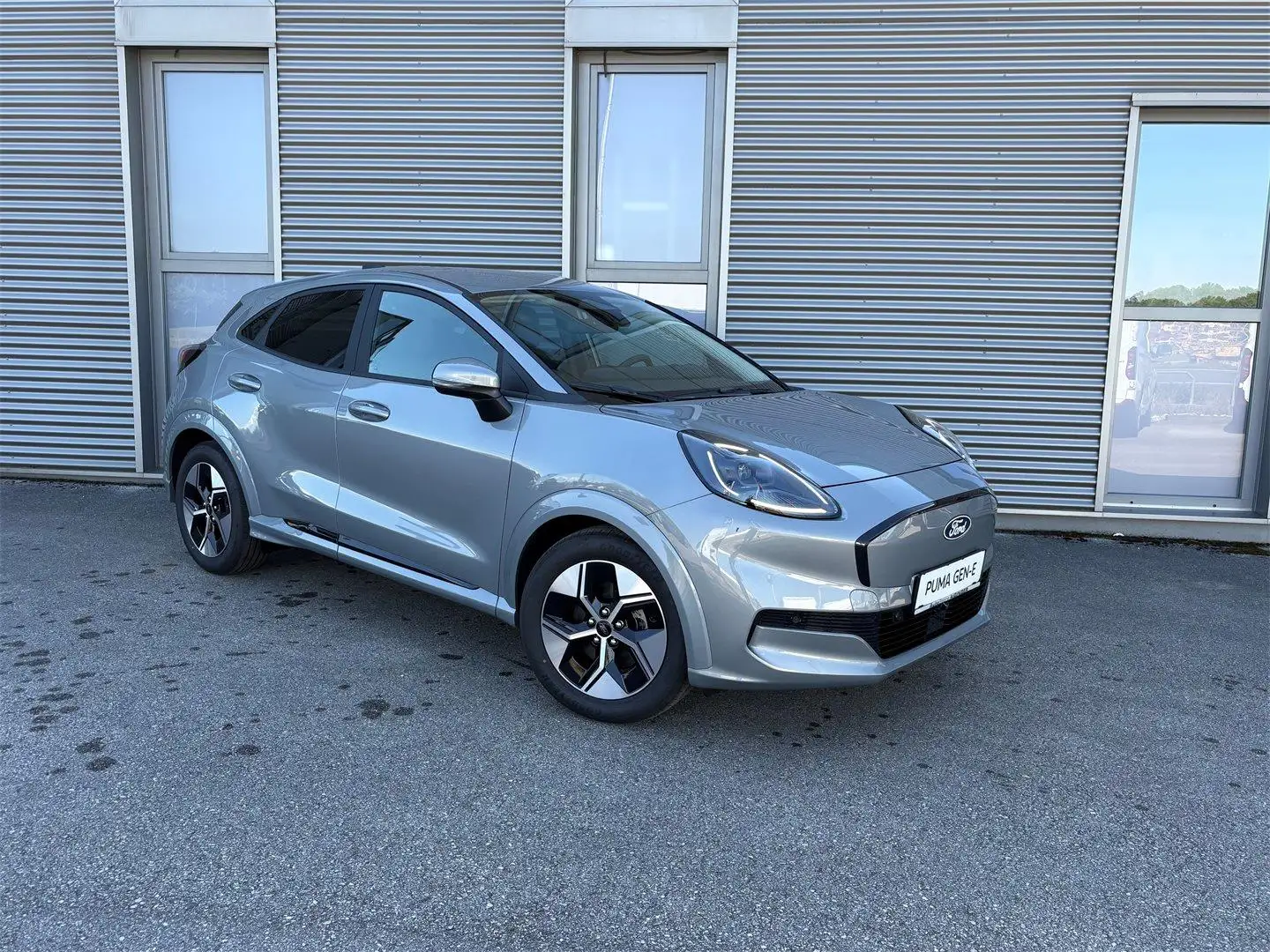 Ford Puma Gen-E 43kW BEV 168ps FWD Silber - 1