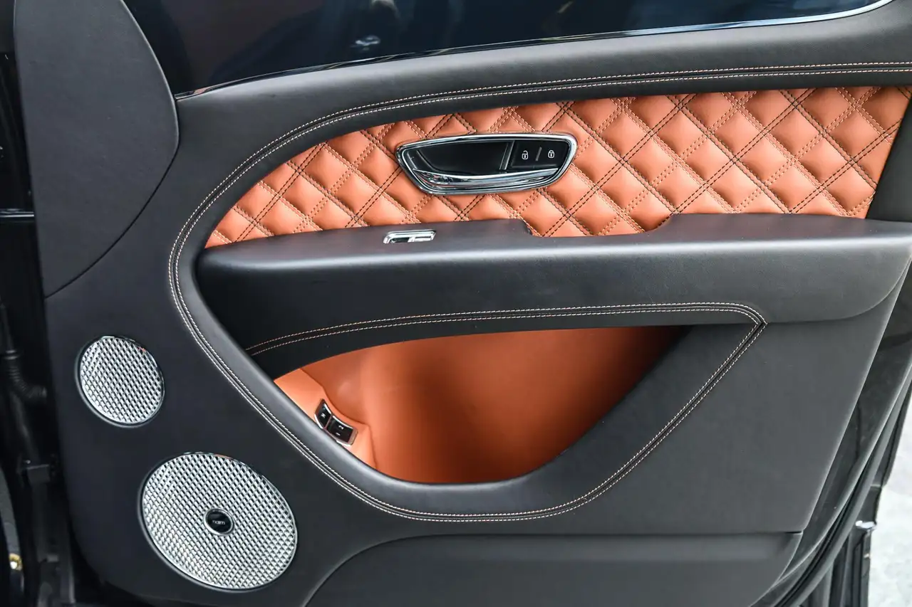Bentley Bentayga 2021 — фото 19