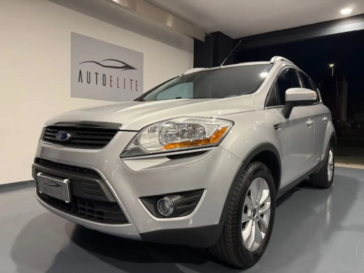 Ford Kuga 2.0 TDCi 136CV 4WD Titanium Gancio Traino Argent - 1
