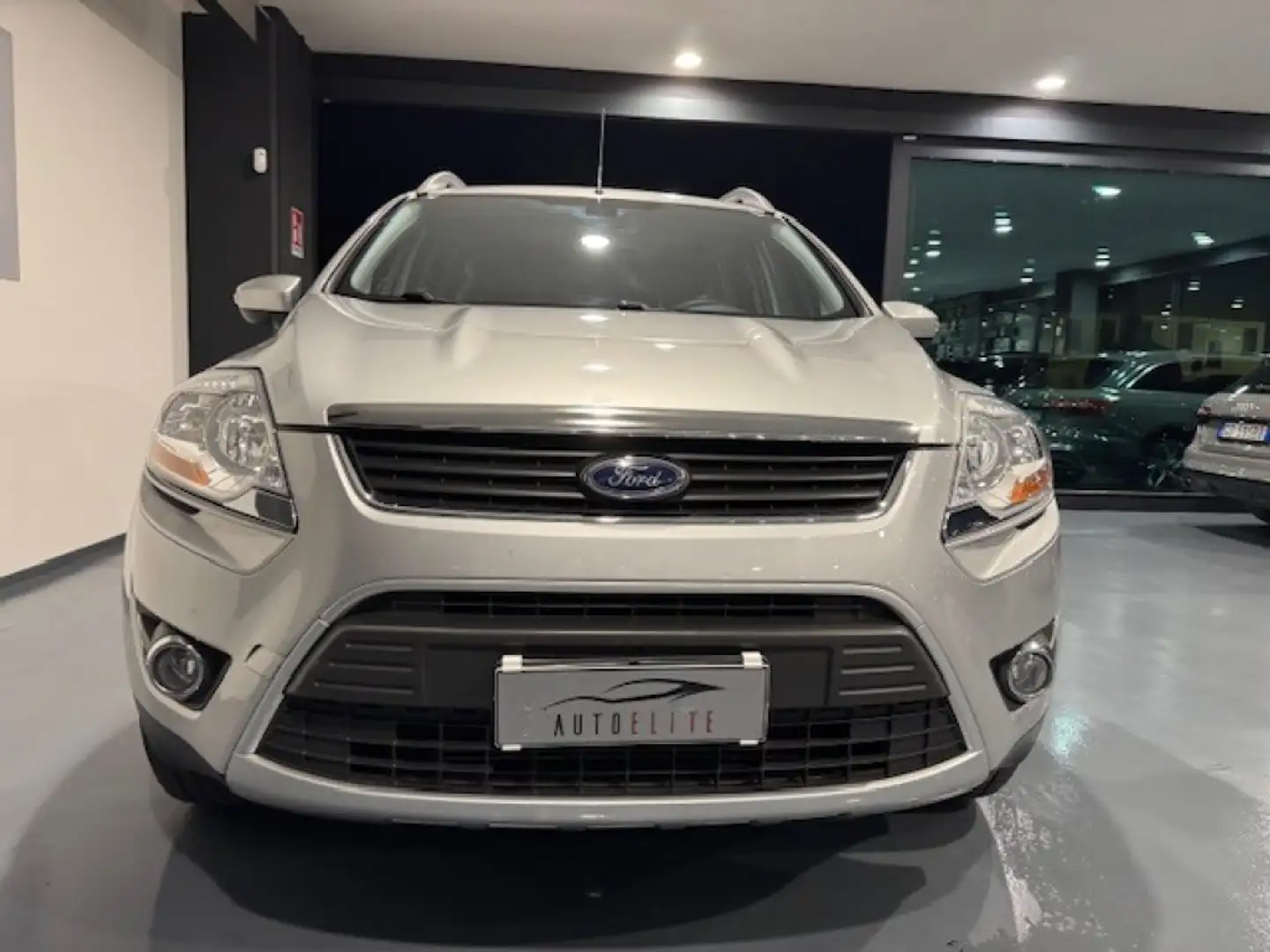 Ford Kuga 2.0 TDCi 136CV 4WD Titanium Gancio Traino Argent - 2
