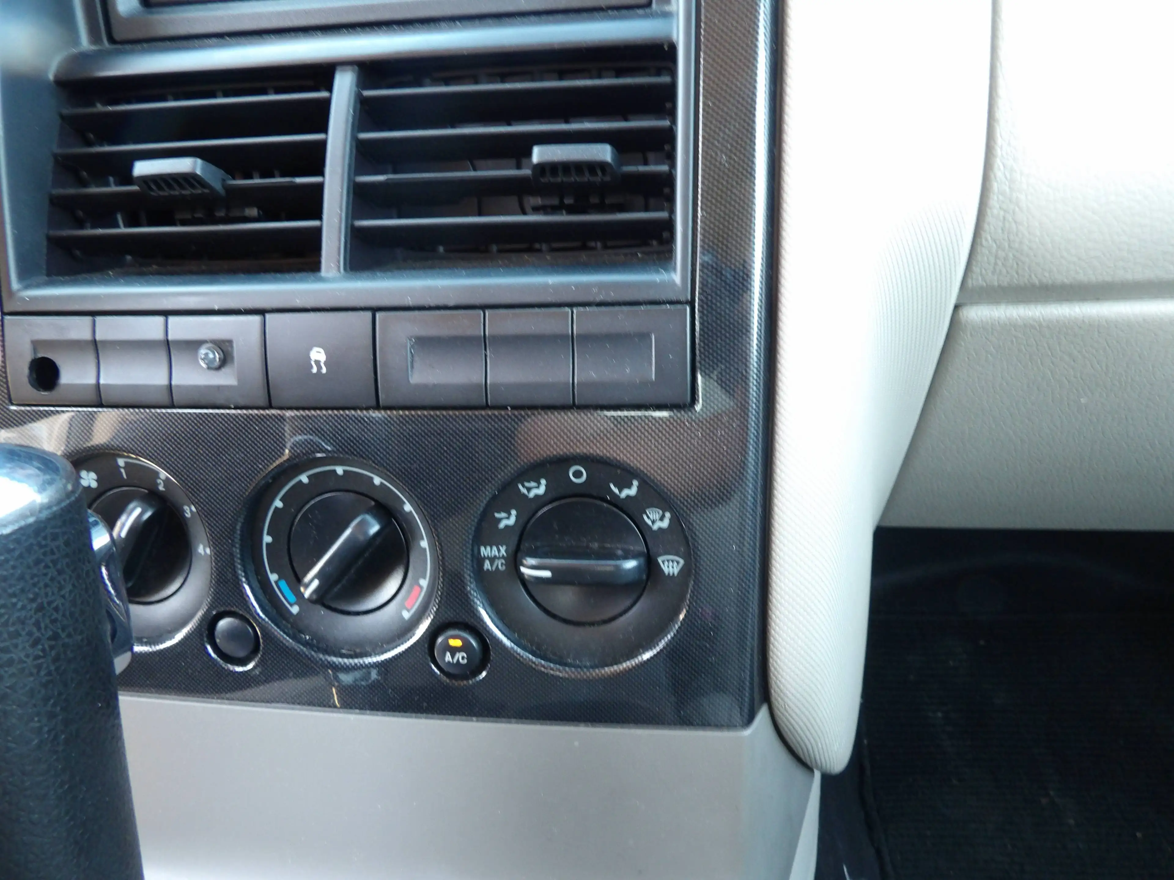 Ford Explorer Explorer Sport Trac Automatik Klima HU AU Neu — photo 12