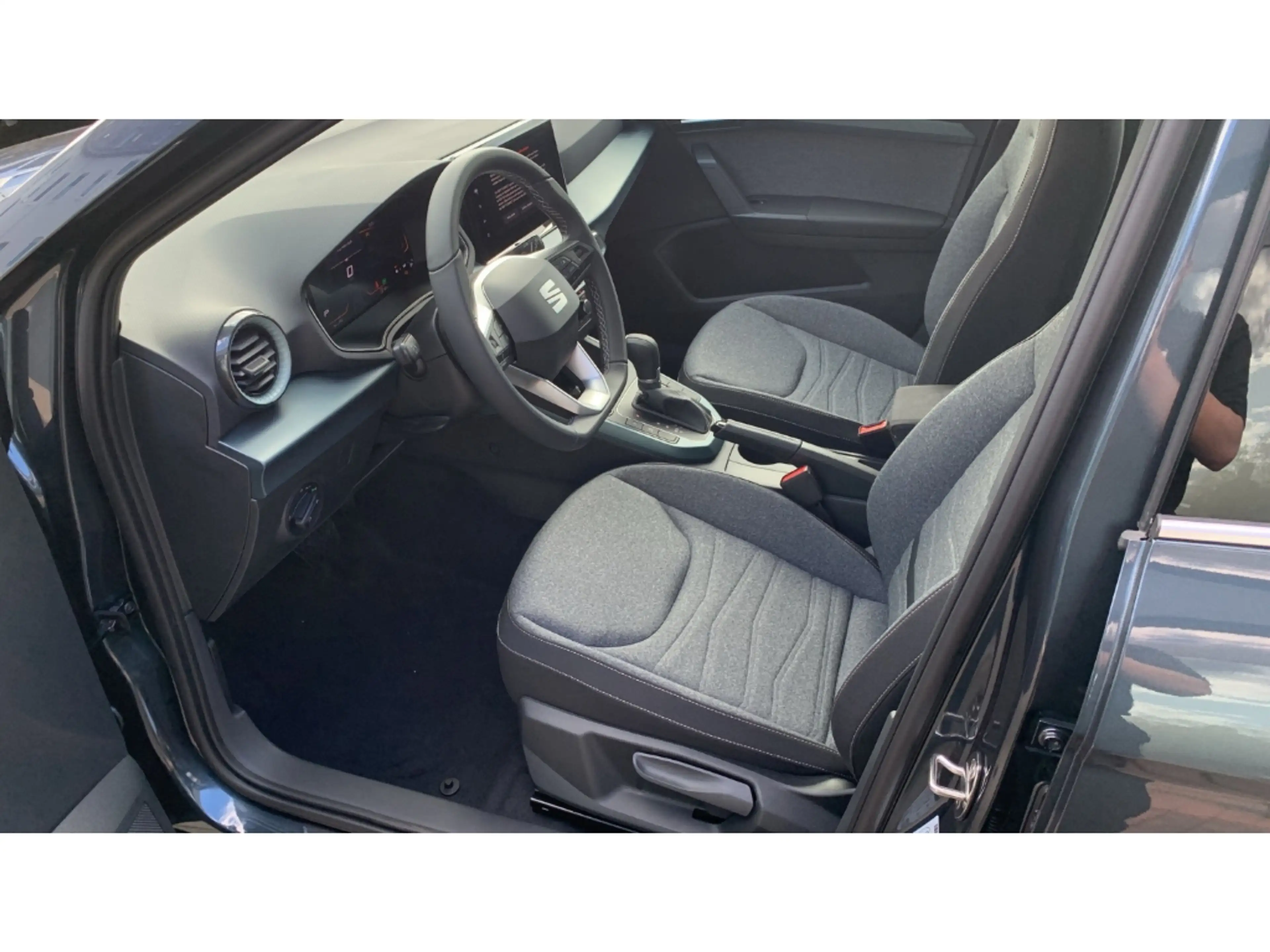 SEAT Arona 1.0 TSI Xperience +NAVI+LED+SHZ+PDC+KESSY+ — photo 9