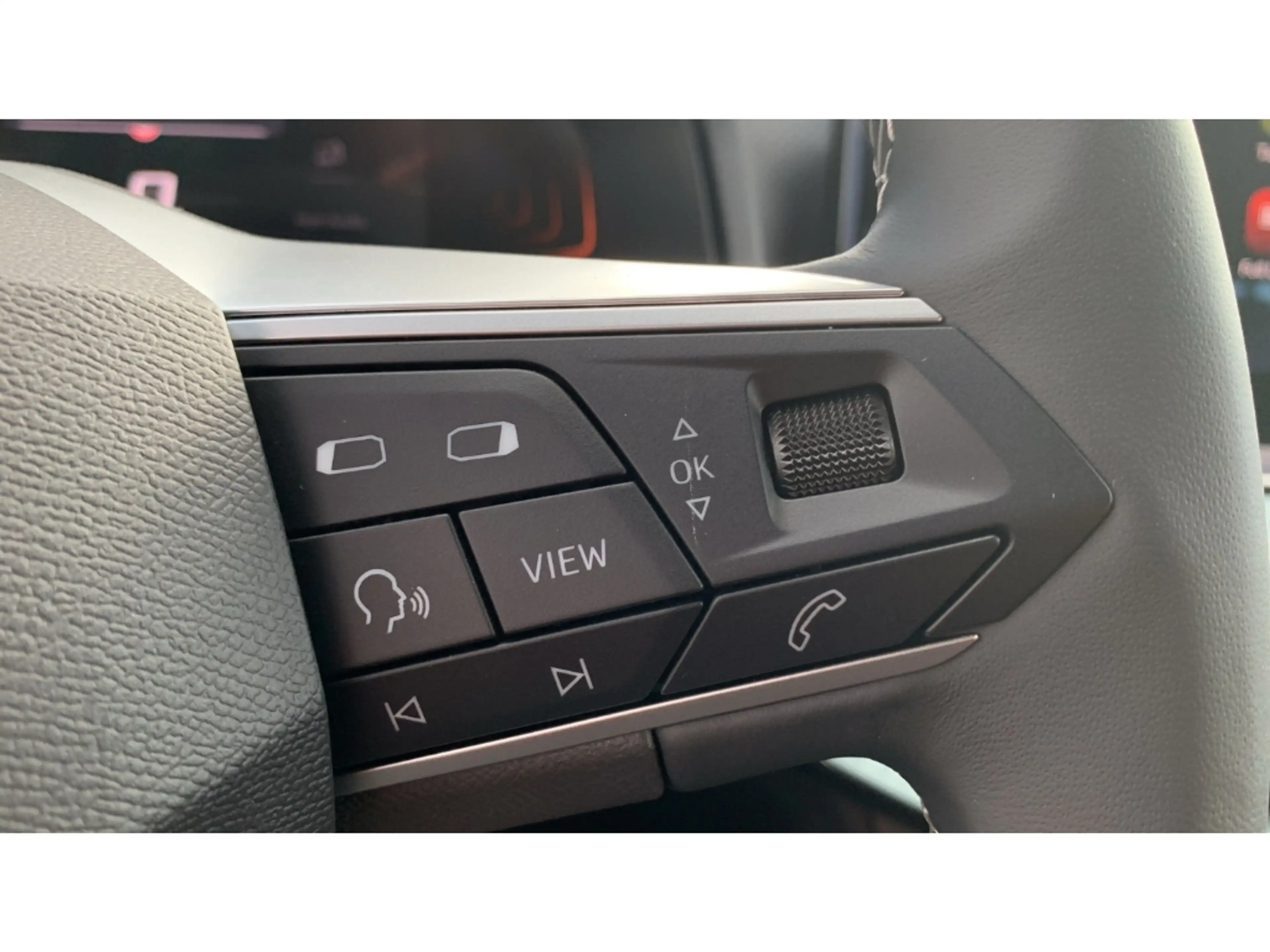 SEAT Arona 1.0 TSI Xperience +NAVI+LED+SHZ+PDC+KESSY+ — photo 23