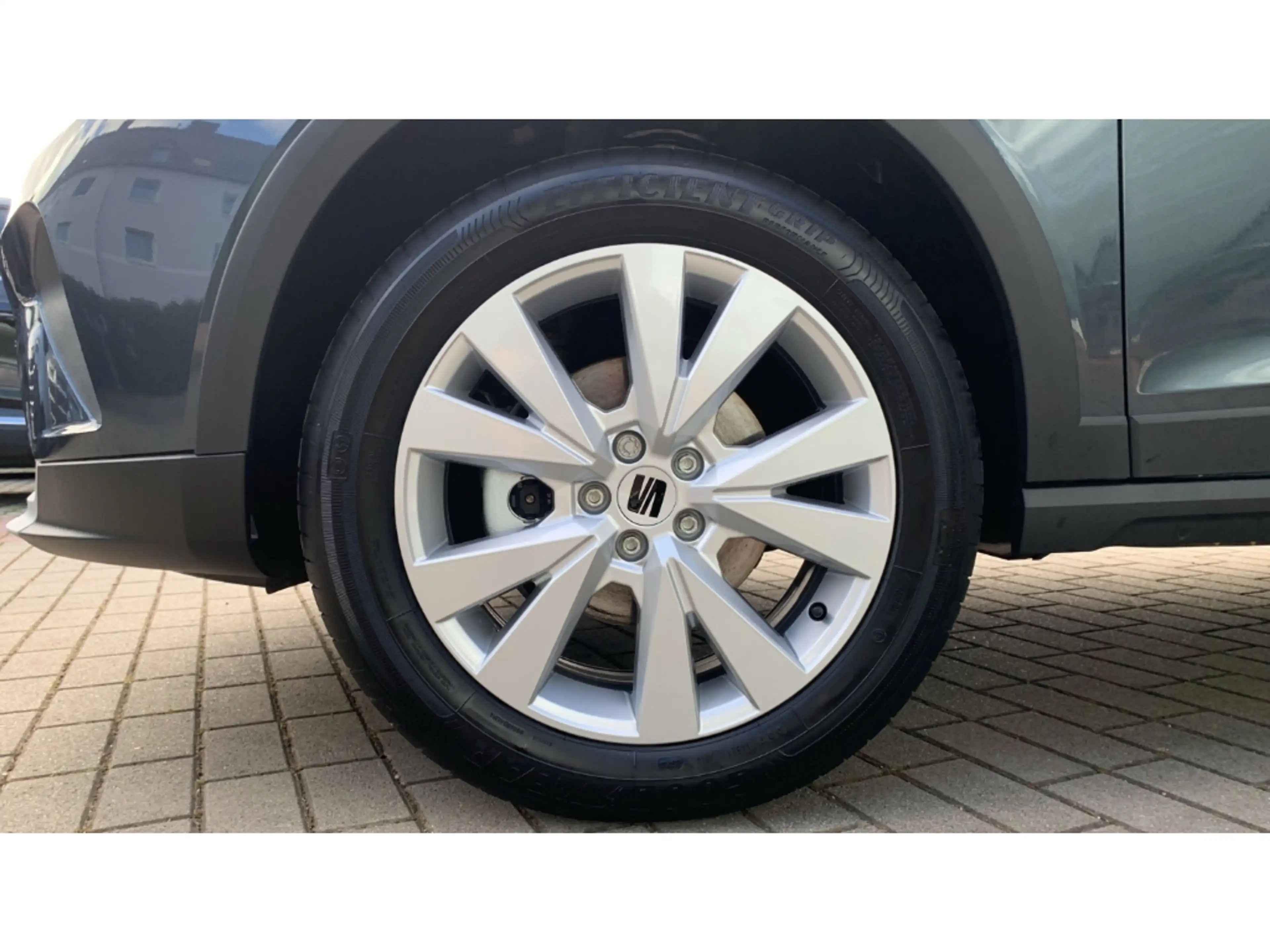 SEAT Arona 1.0 TSI Xperience +NAVI+LED+SHZ+PDC+KESSY+ — photo 13