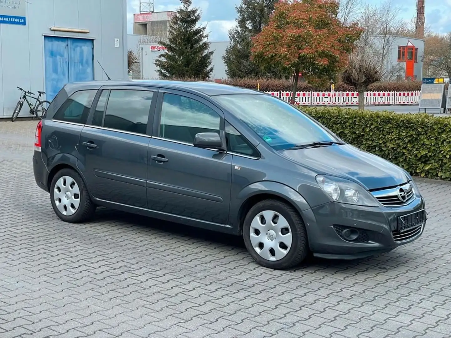 Opel Zafira Zafira 1.6 ecoFLEX Family Plus Grau - 1