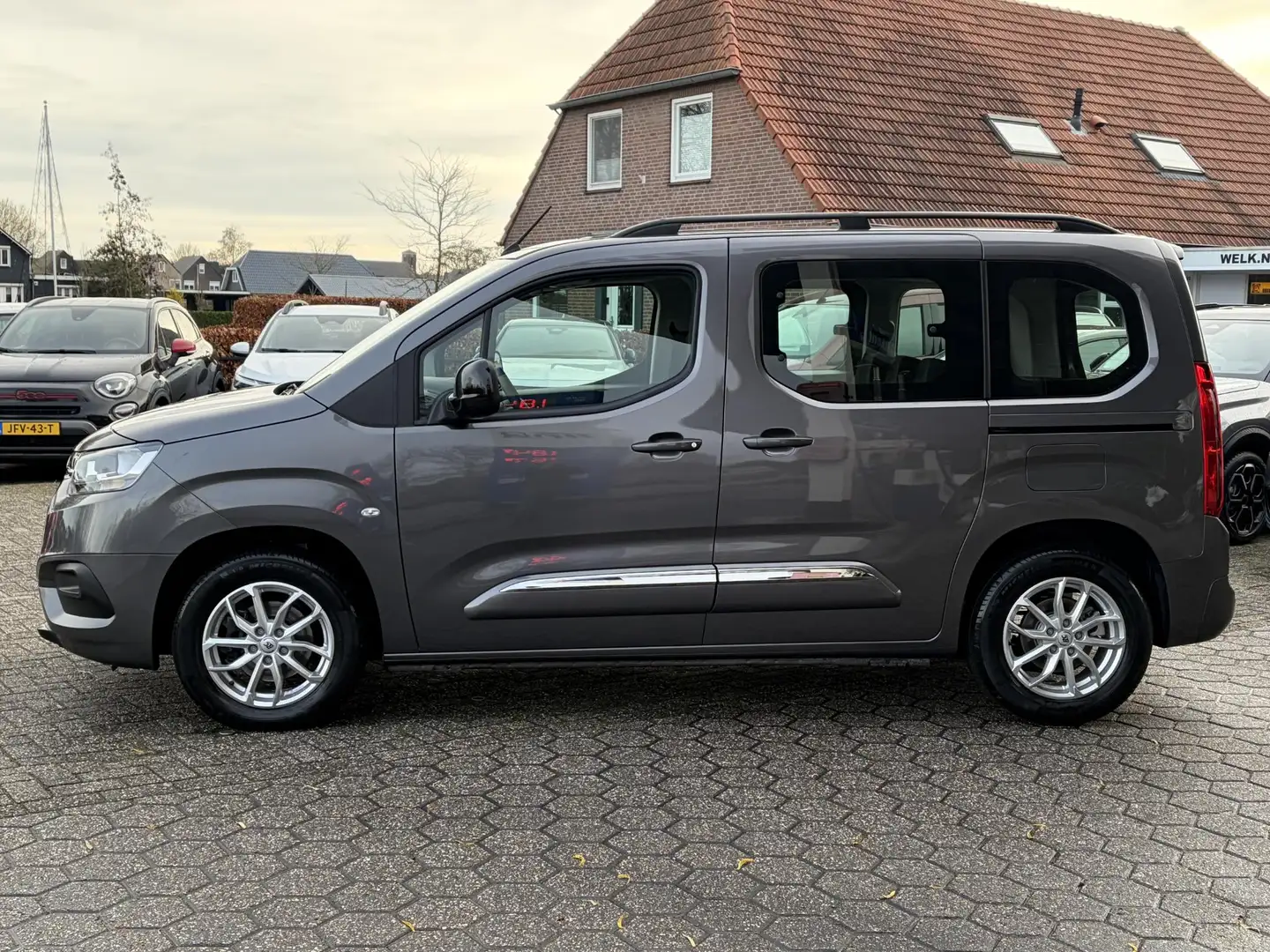 Toyota Proace City Verso 1.2 Turbo Live TREKHAAK | KLIMA | CARPLAY | Gris - 2