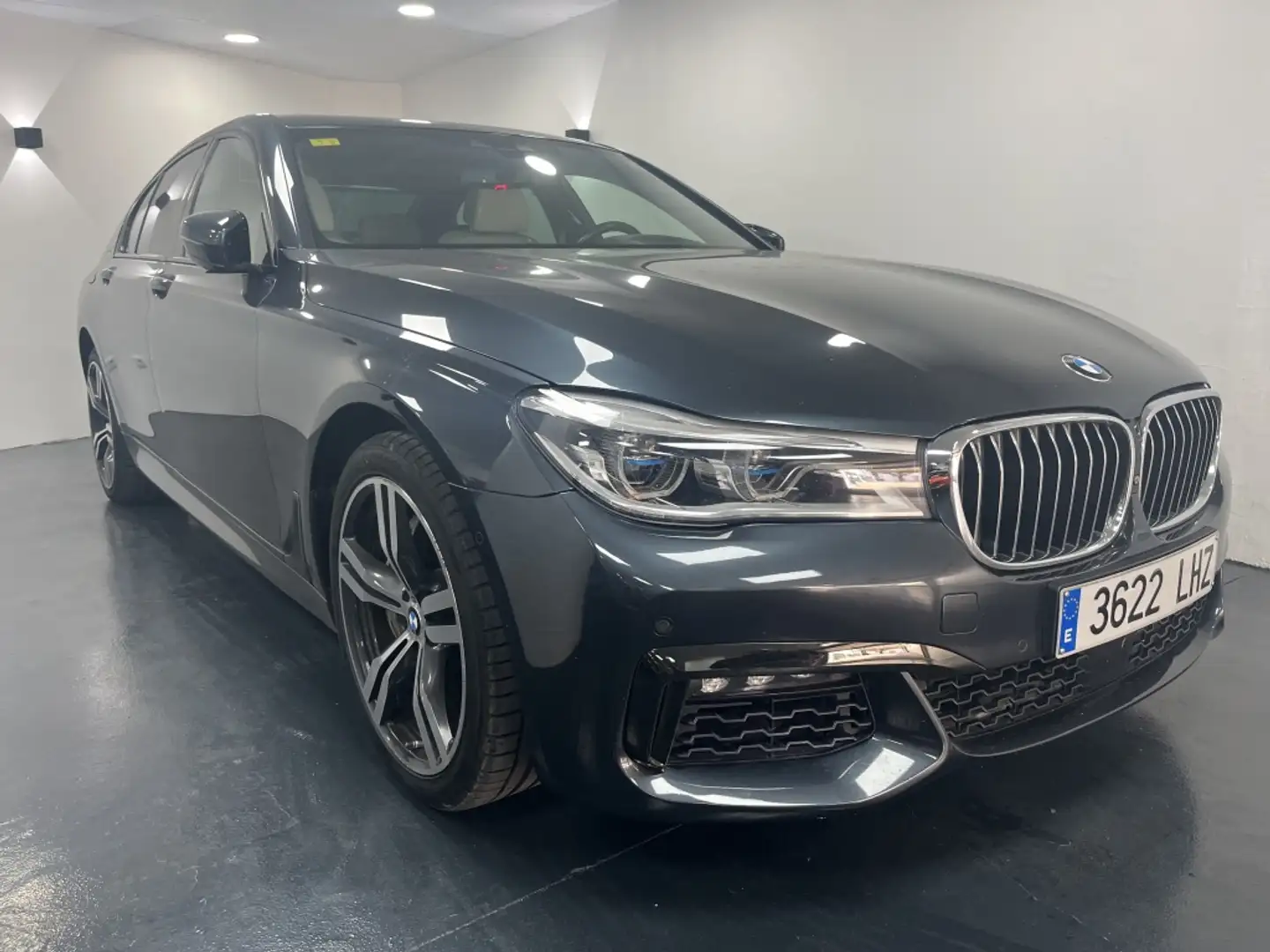 BMW 750 750iA xDrive Gris - 1