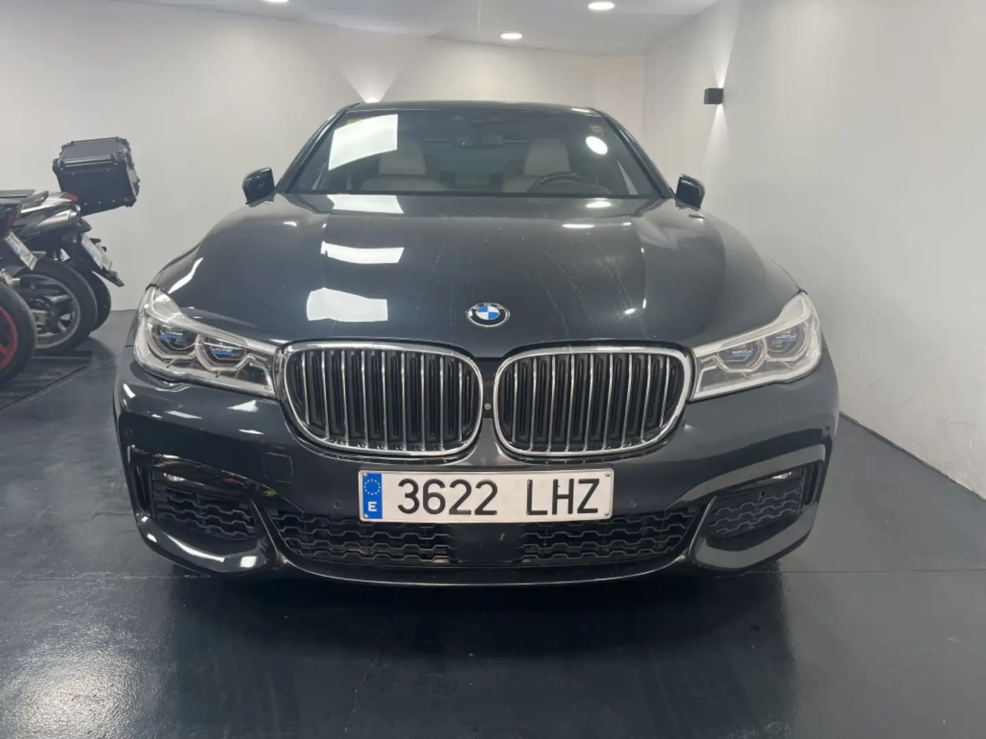 BMW 750 750iA xDrive Gris - 2