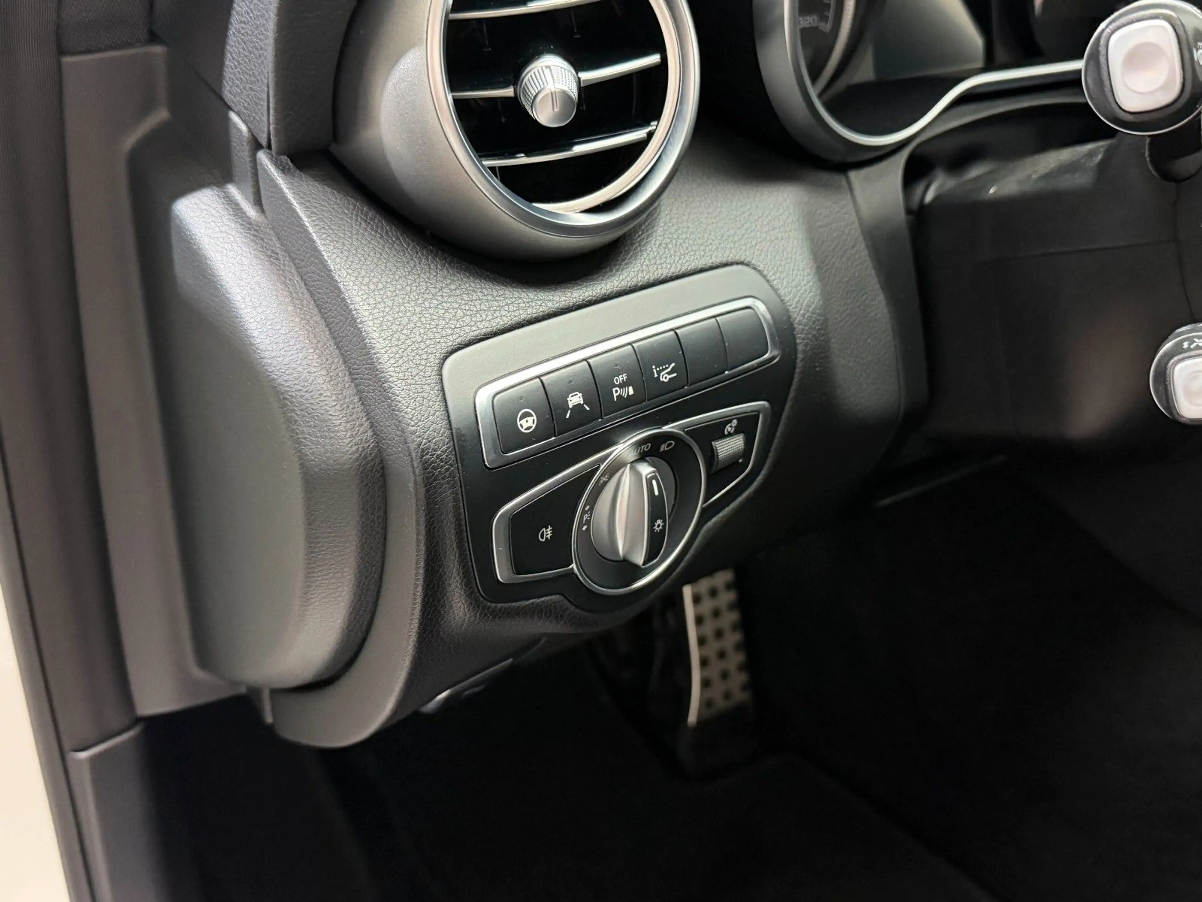 Mercedes-Benz C 63 AMG C63 AMG T ACC LED Night Burm Perf AGA Pano — photo 13