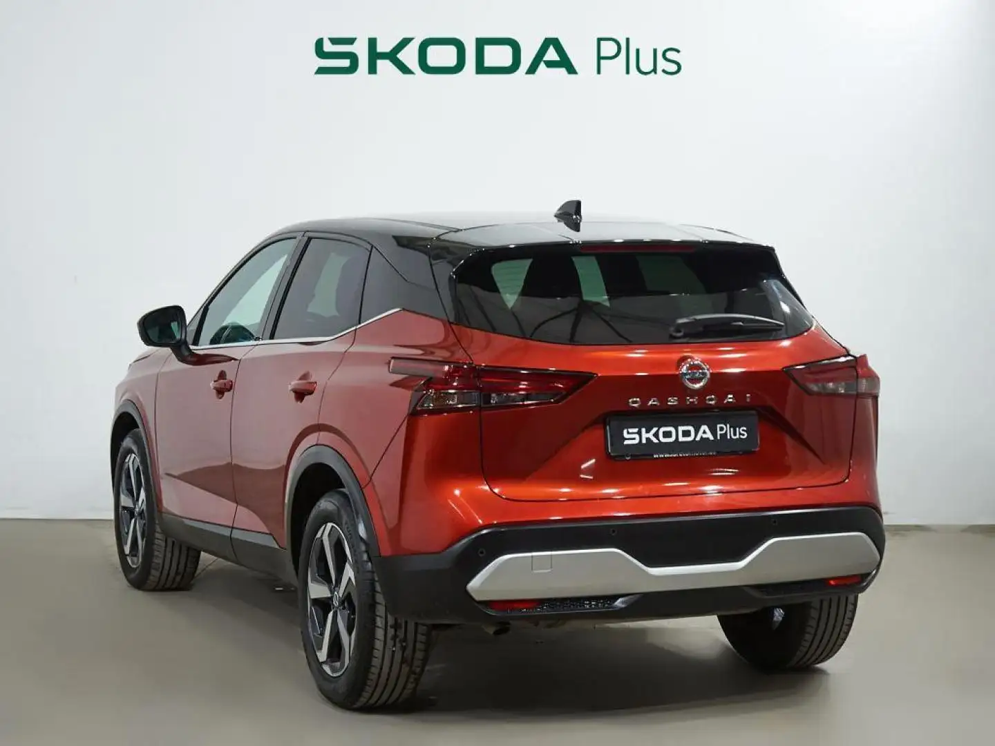 Nissan Qashqai 1.3 DIG-T mHEV 12V N-Connecta 4x2 103kW Zwart - 2