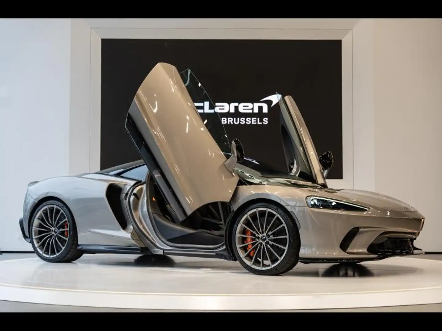 McLaren GT Luxe Beżowy - 2