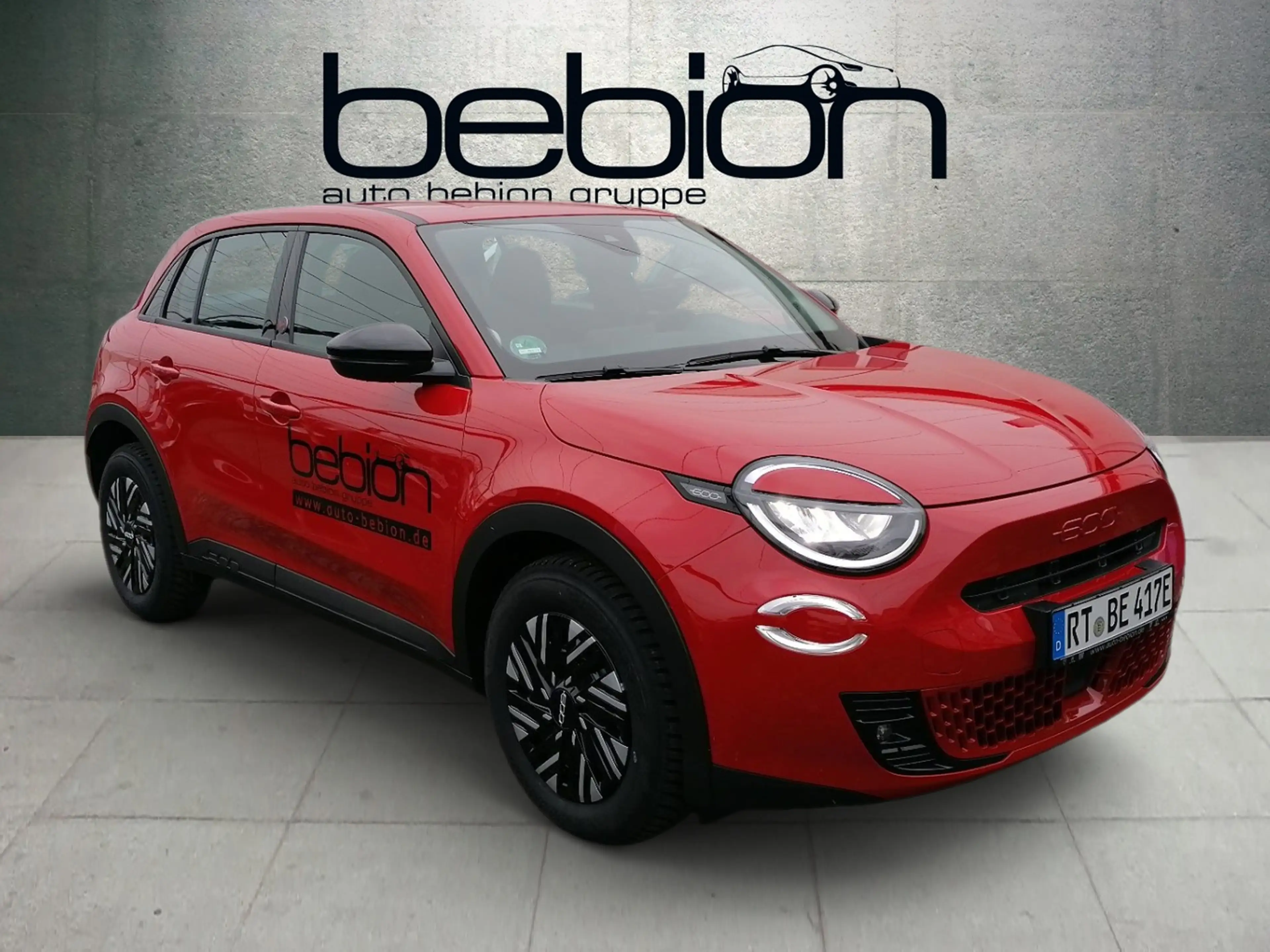Fiat 600 e PDC LED KlimaA SpurH AUT — photo 14
