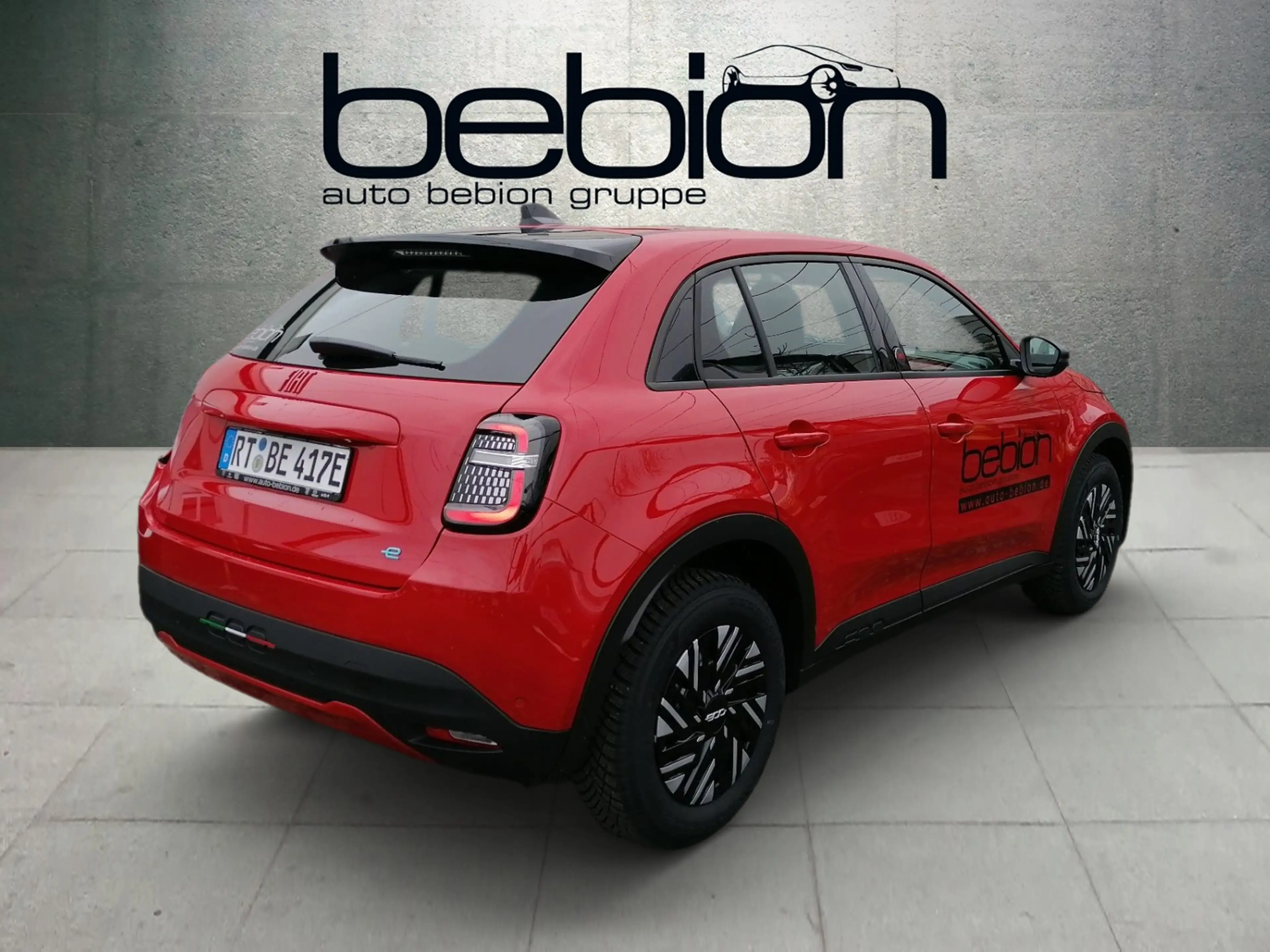 Fiat 600 e PDC LED KlimaA SpurH AUT — photo 12