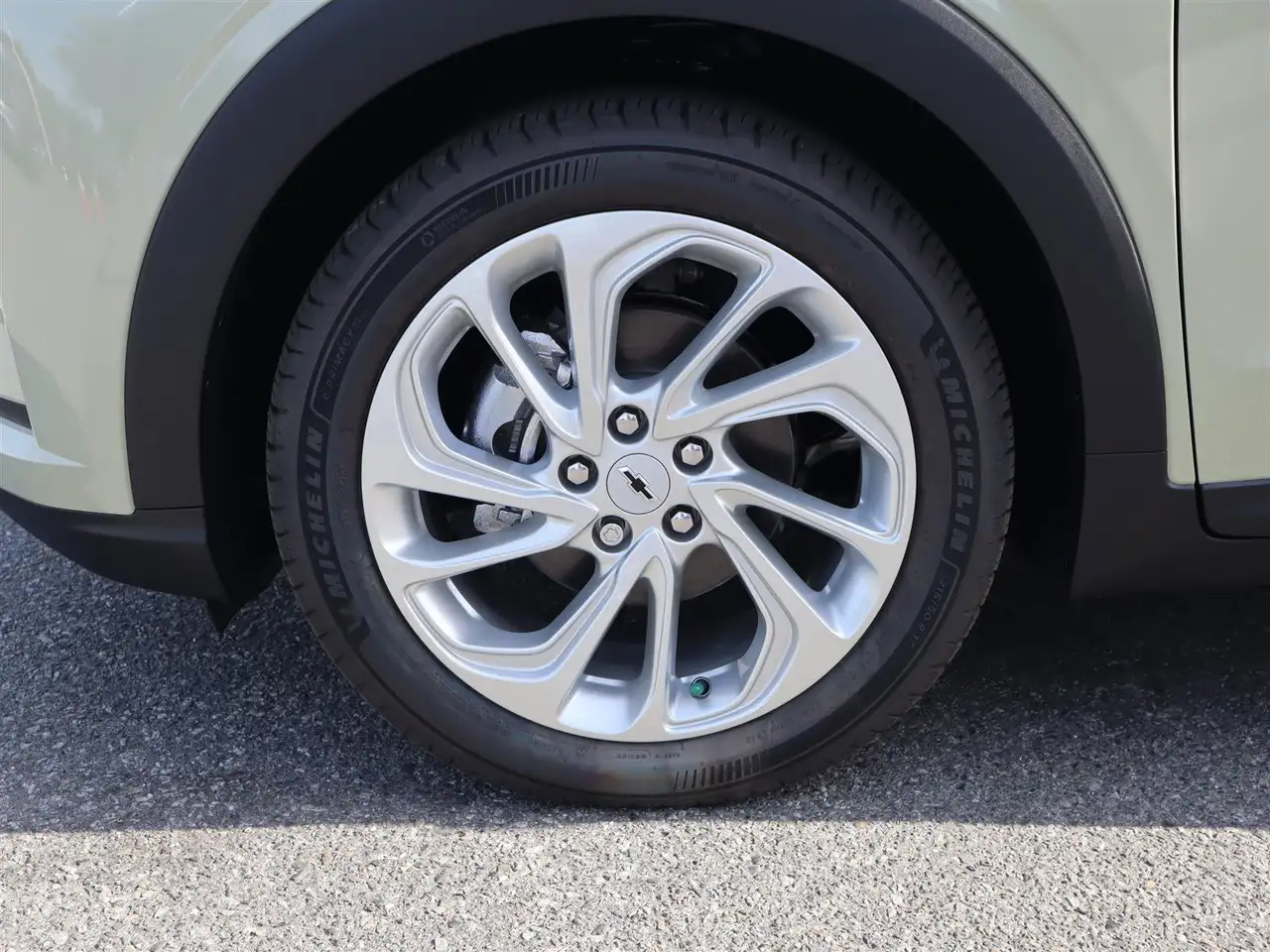 Chevrolet Bolt снимка Chevrolet Bolt