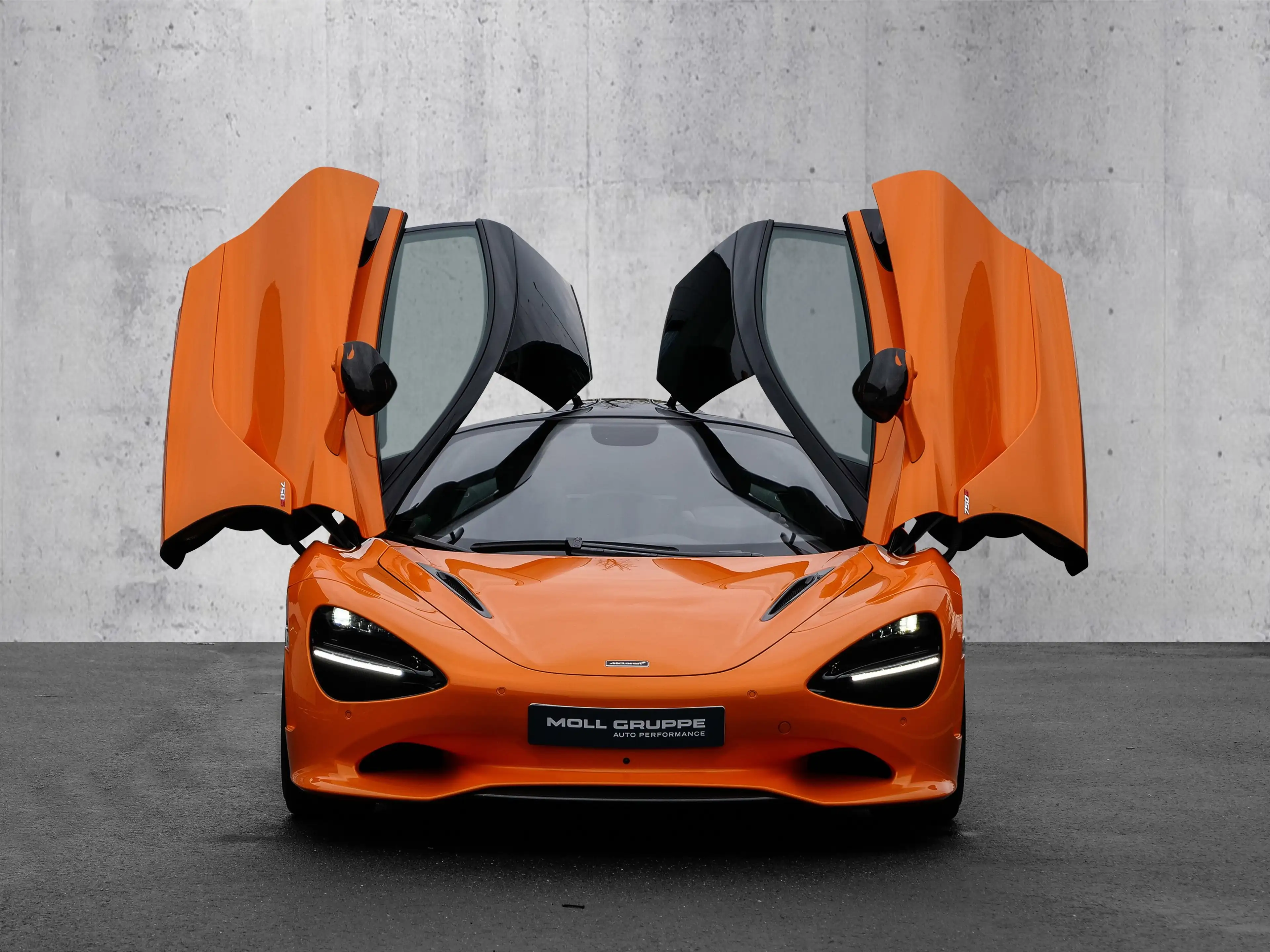 McLaren 750S Coupé Ventura Orange, Interior Carbon — photo 10