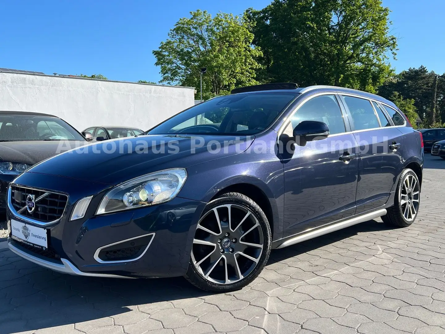 Volvo V60 2.4 D5 Summum AWD/VOLL/Totw/4xSHZ/ACC/S-Heft Blau - 2