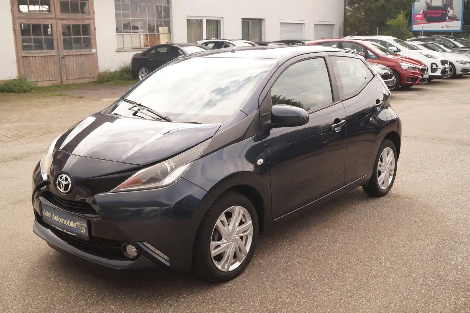 Toyota Aygo AYGO x-play touch Blau - 1