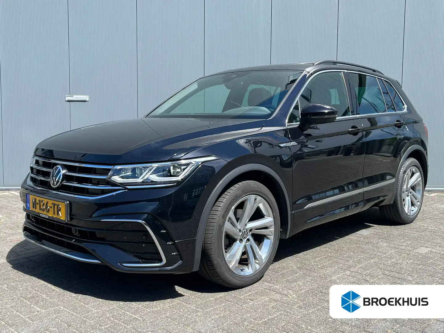 Volkswagen Tiguan 1.5 TSI 150pk Automaat R-Line Business+ Camera | A Nero - 1