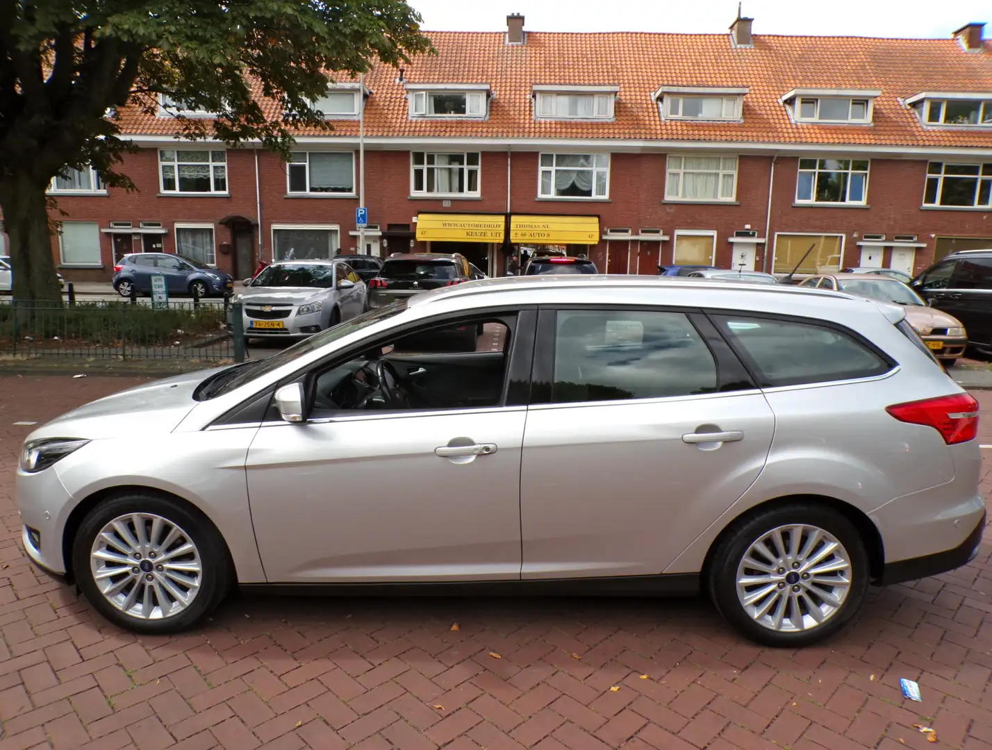 Ford Focus Wagon 1.5 Titanium NL AUTO ORG KM NAP/ APPLE CARPL Gris - 2